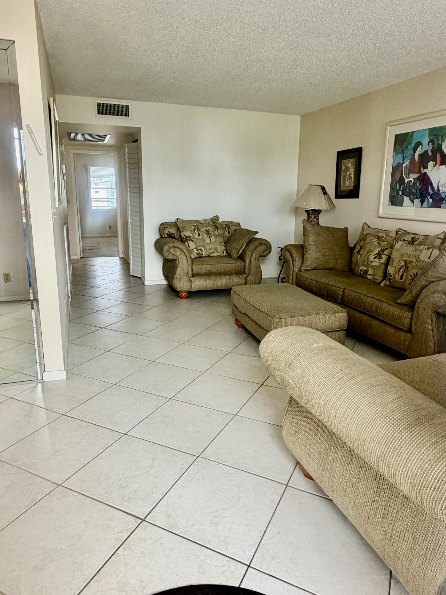 3035 Rexford Property Photo 3