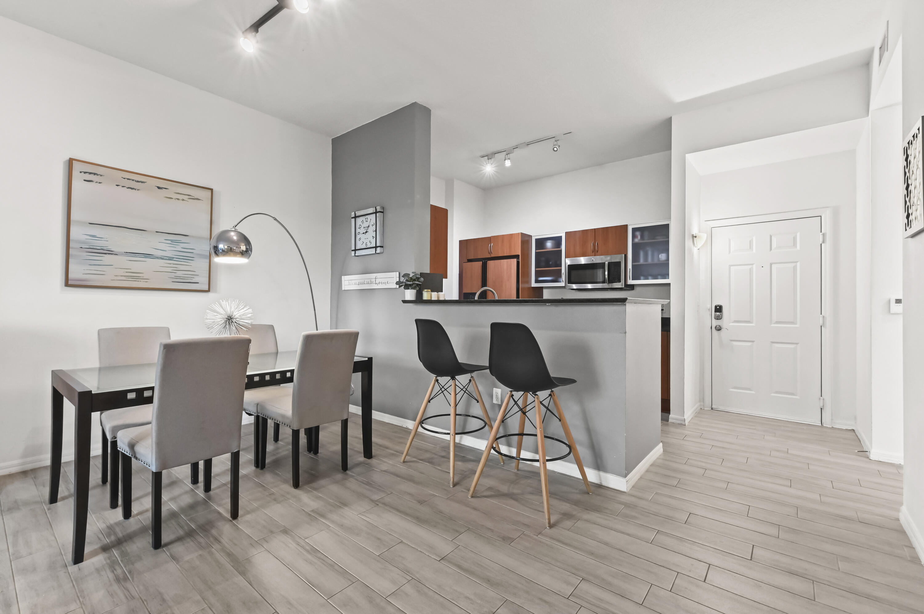 804 E Windward Way #122 Property Photo 8