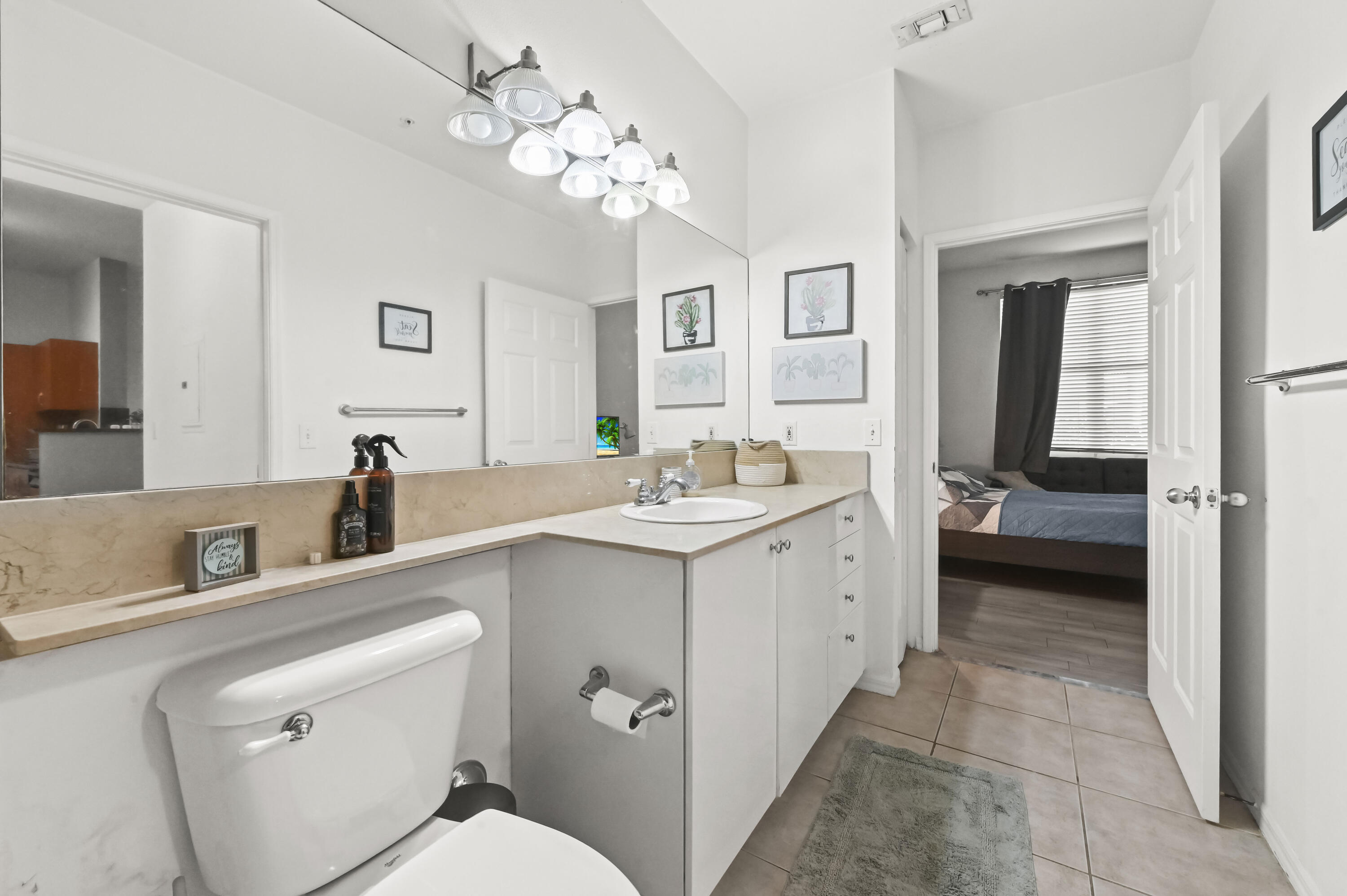 804 E Windward Way #122 Property Photo 12