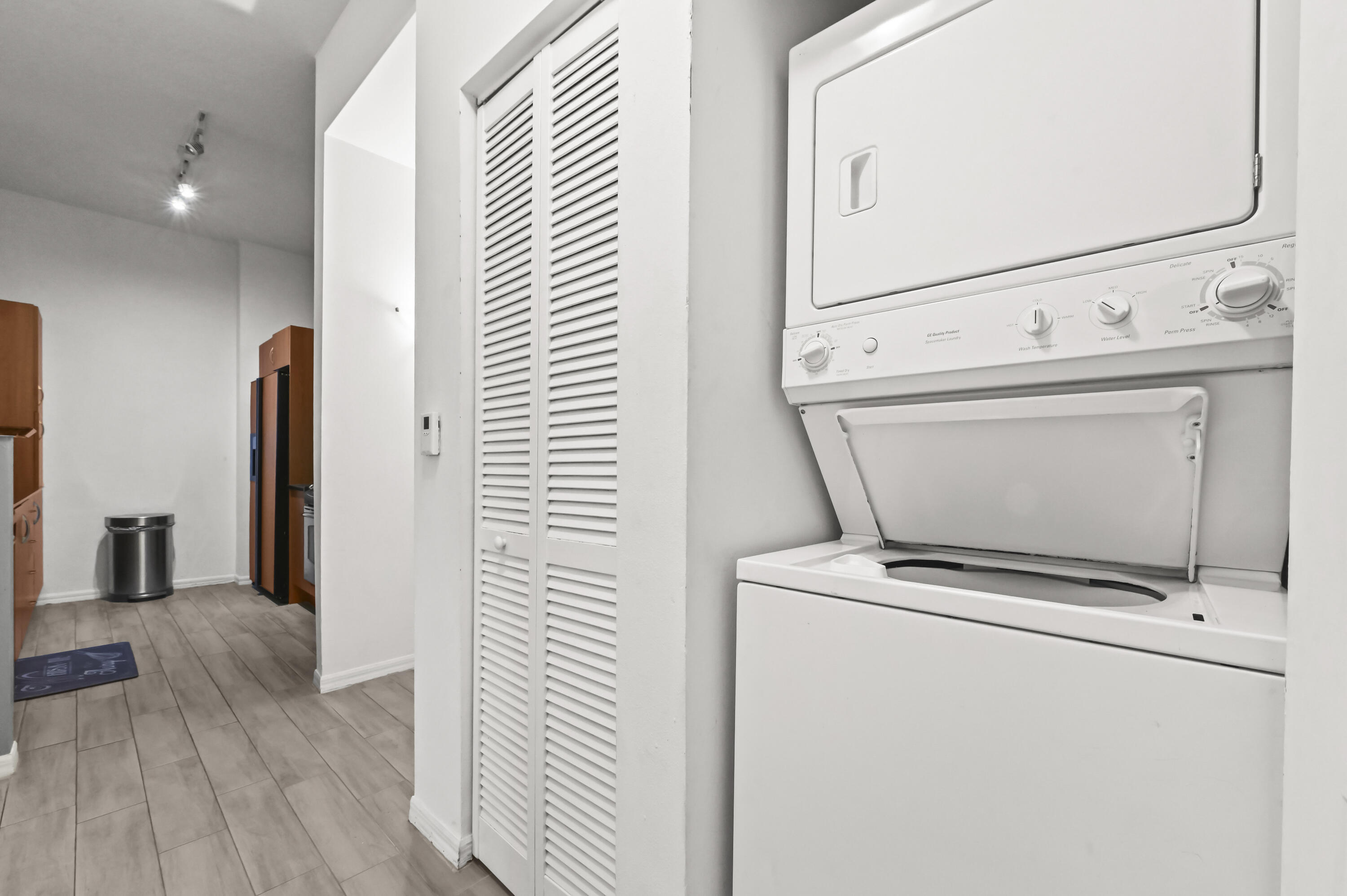 804 E Windward Way #122 Property Photo 13