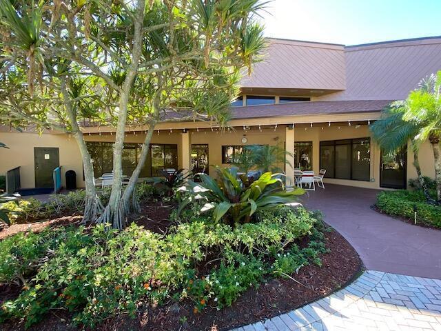 2255 Lindell Boulevard 4103 Property Photo 27