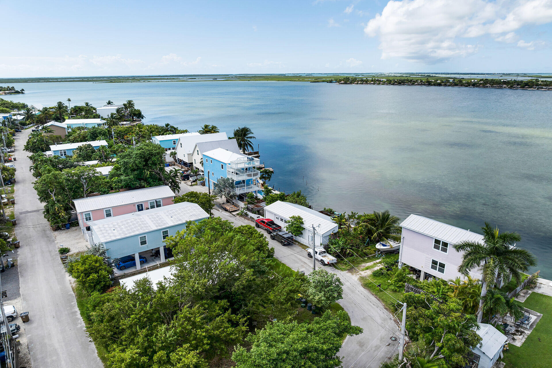 4 Shore Drive Property Photo 2