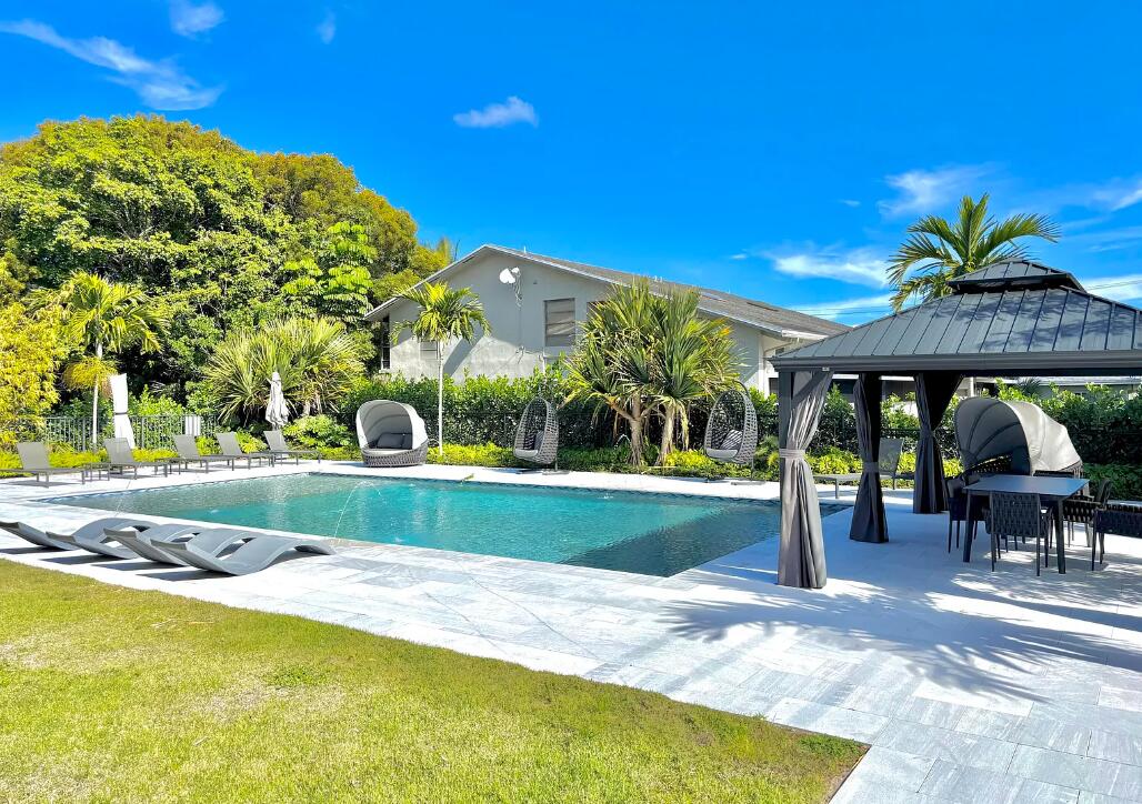 663 Dover Street 10 Property Photo 1