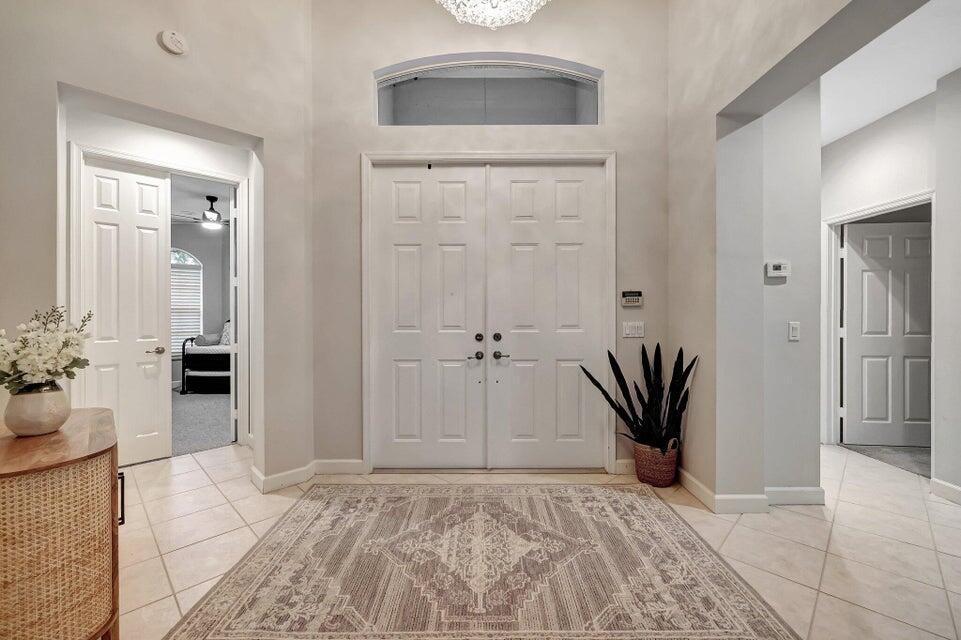7602 Greenbrier Circle Property Photo 3