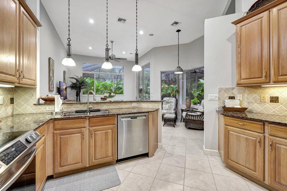 7602 Greenbrier Circle Property Photo 14