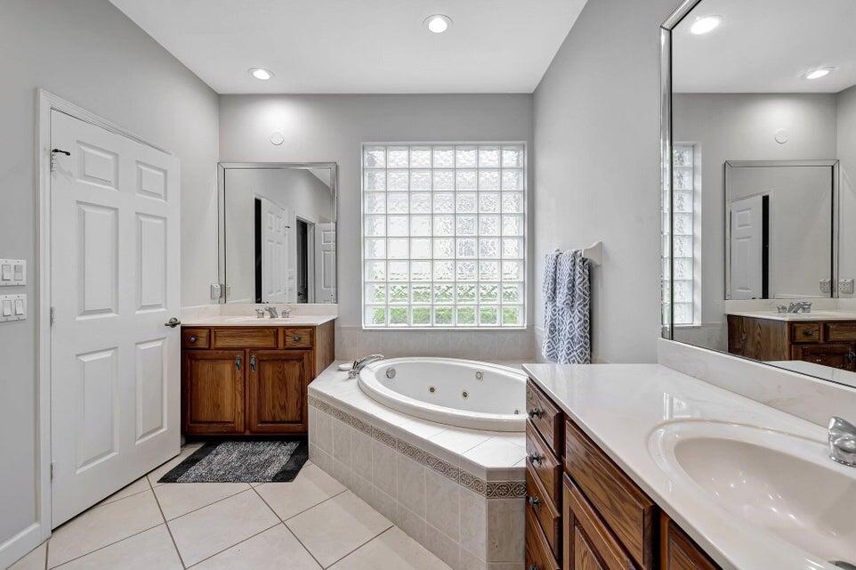 7602 Greenbrier Circle Property Photo 17