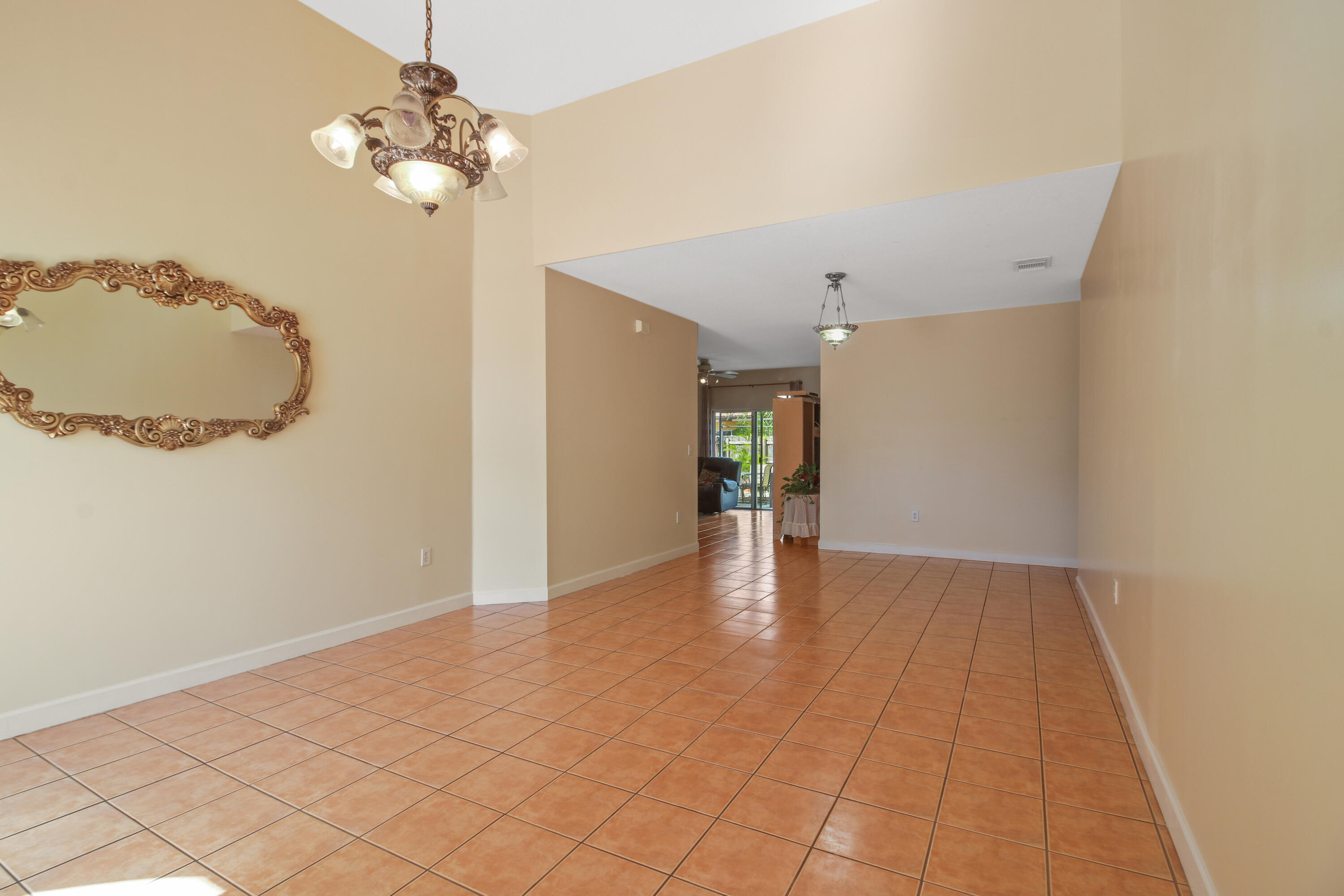 2724 Ne 42nd Avenue Property Photo 11