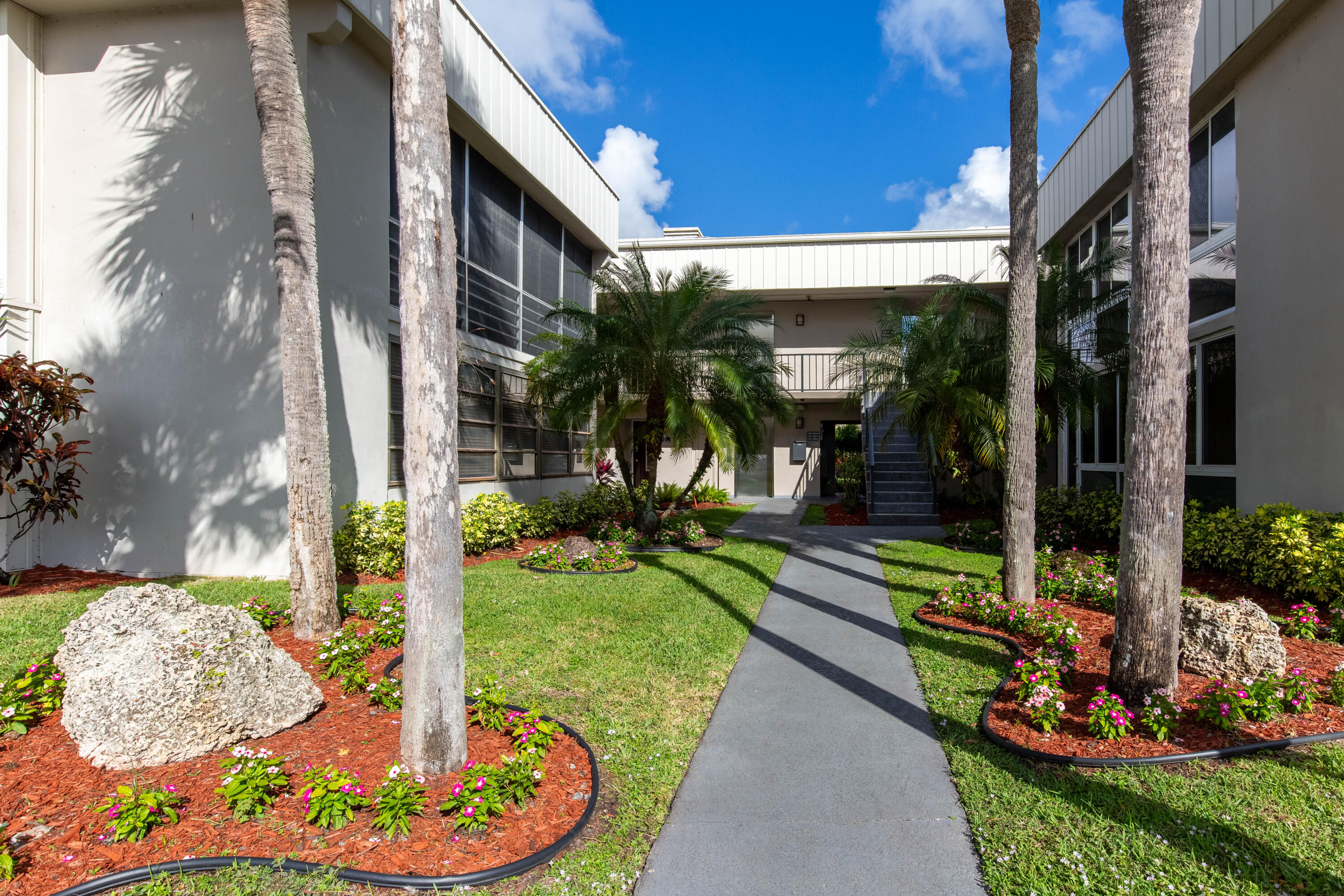 154 Capri D Property Photo 3