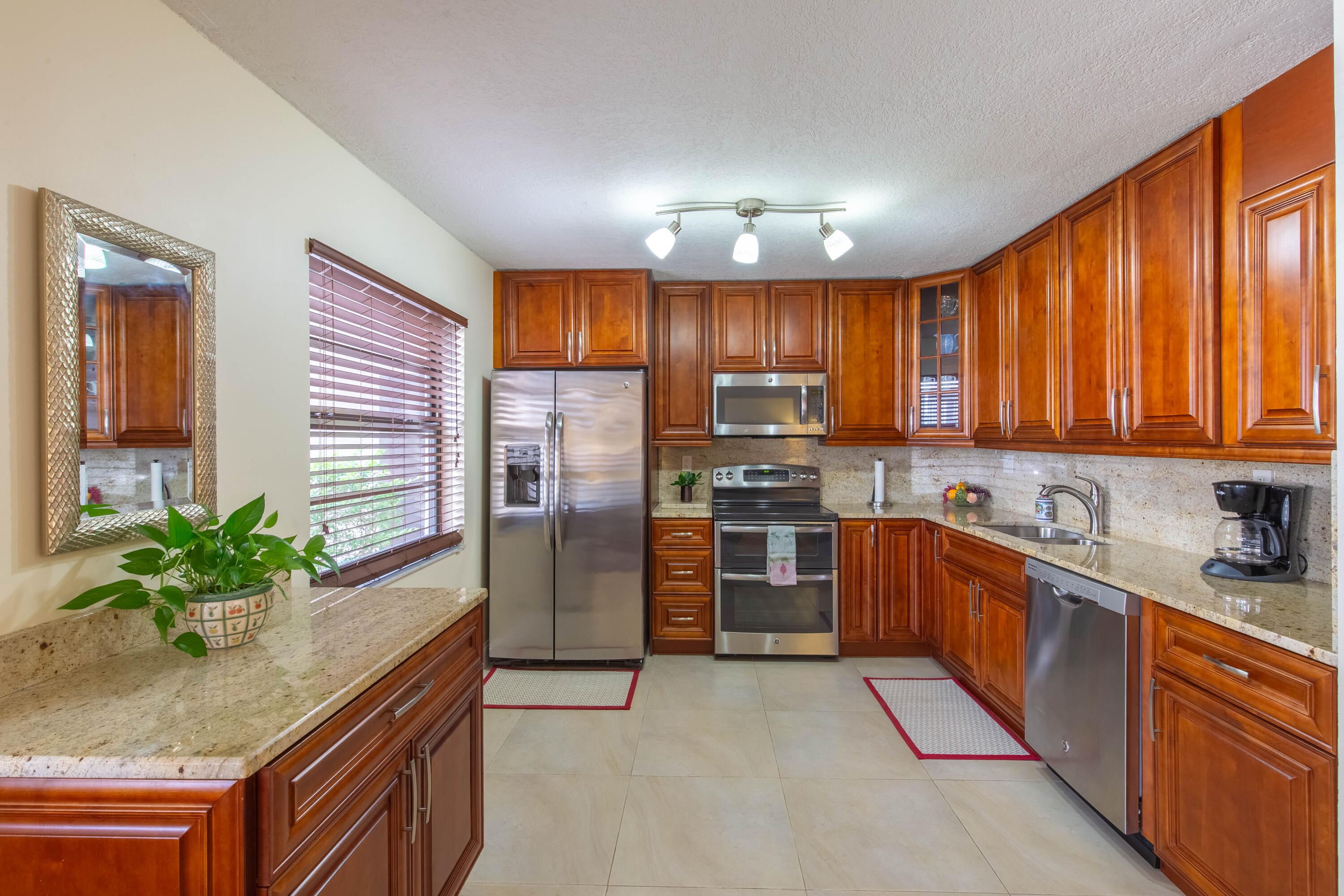 154 Capri D Property Photo 11