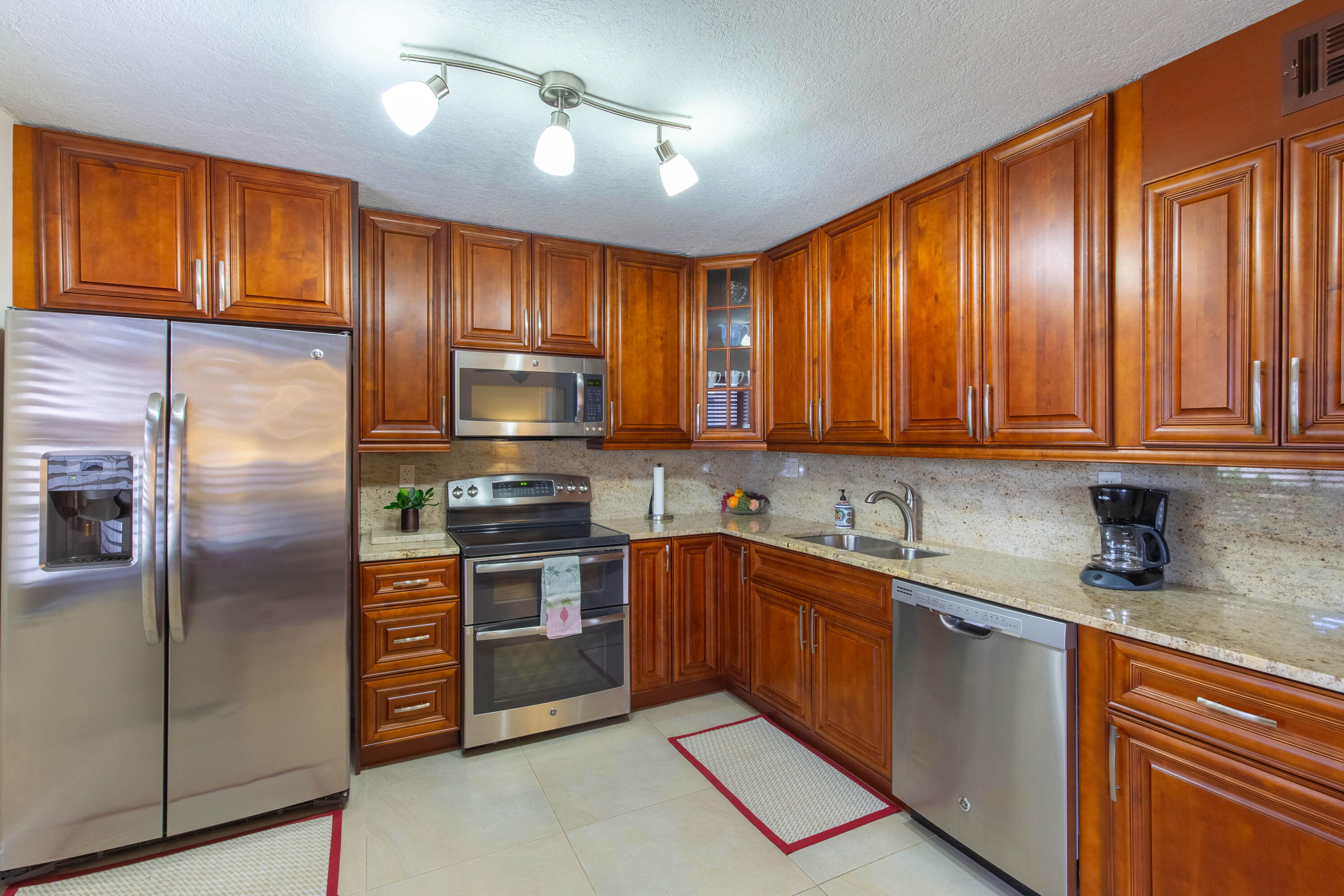 154 Capri D Property Photo 12