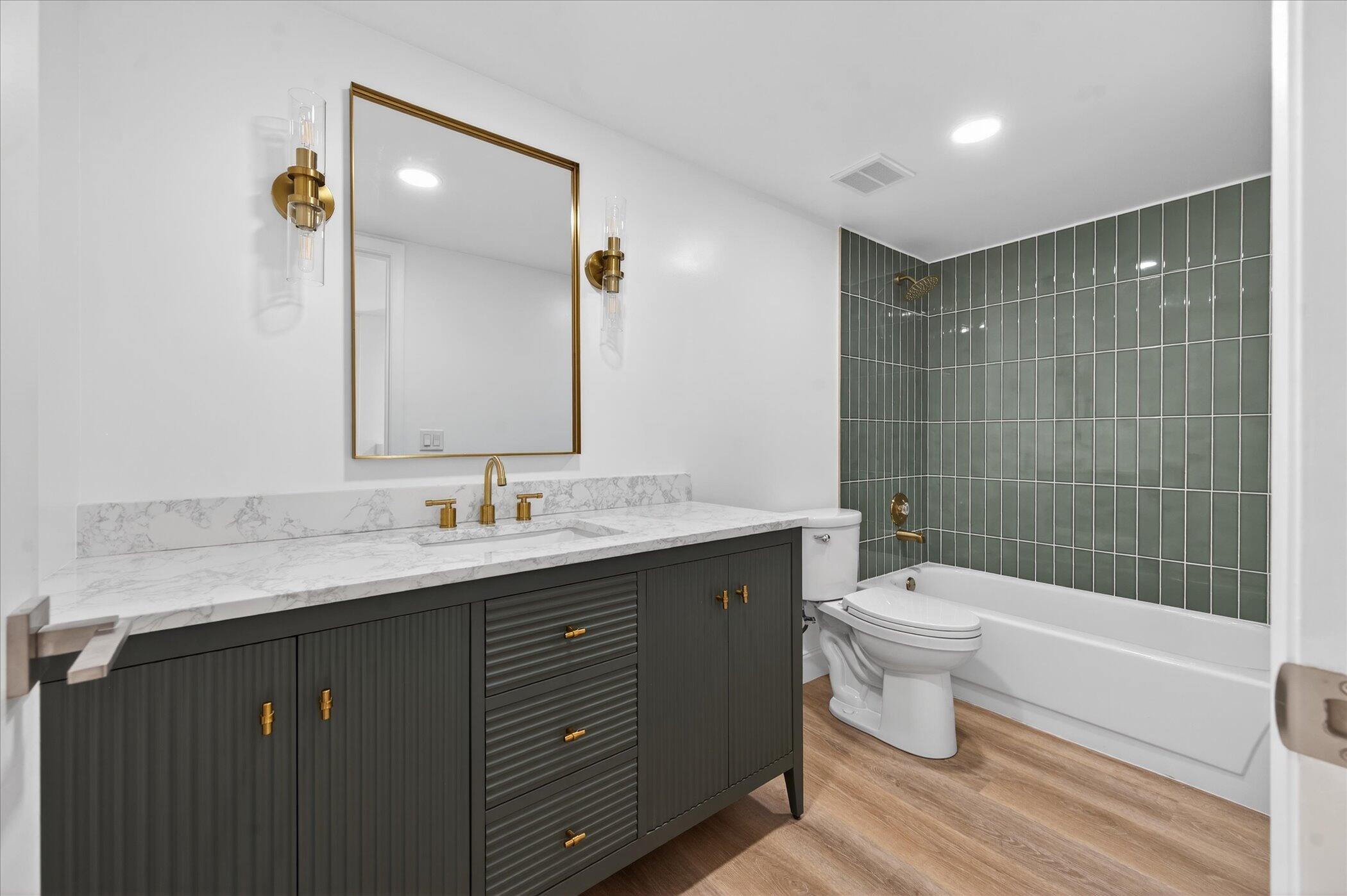 1617 16th Way Property Photo 3
