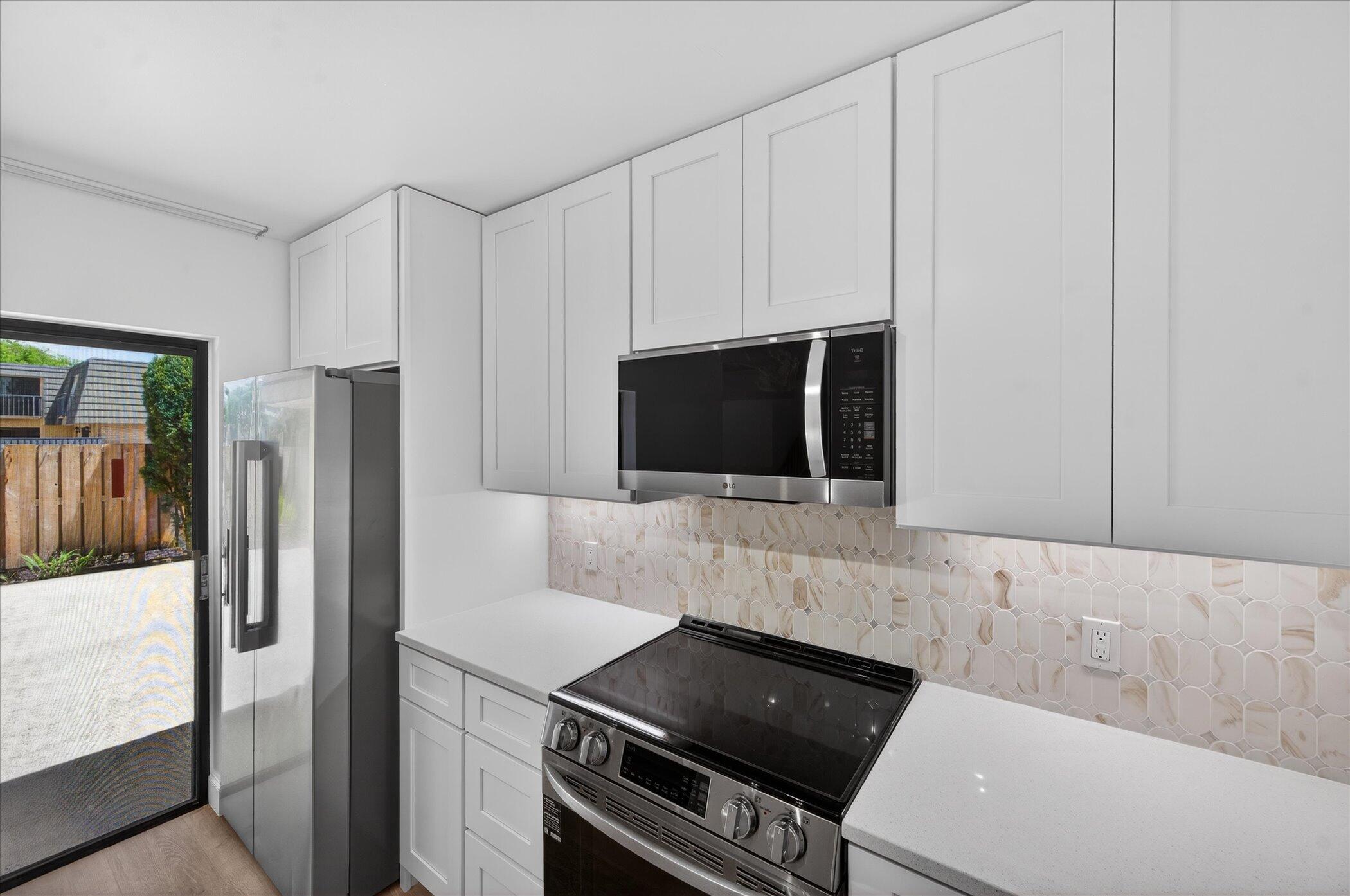 1617 16th Way Property Photo 6