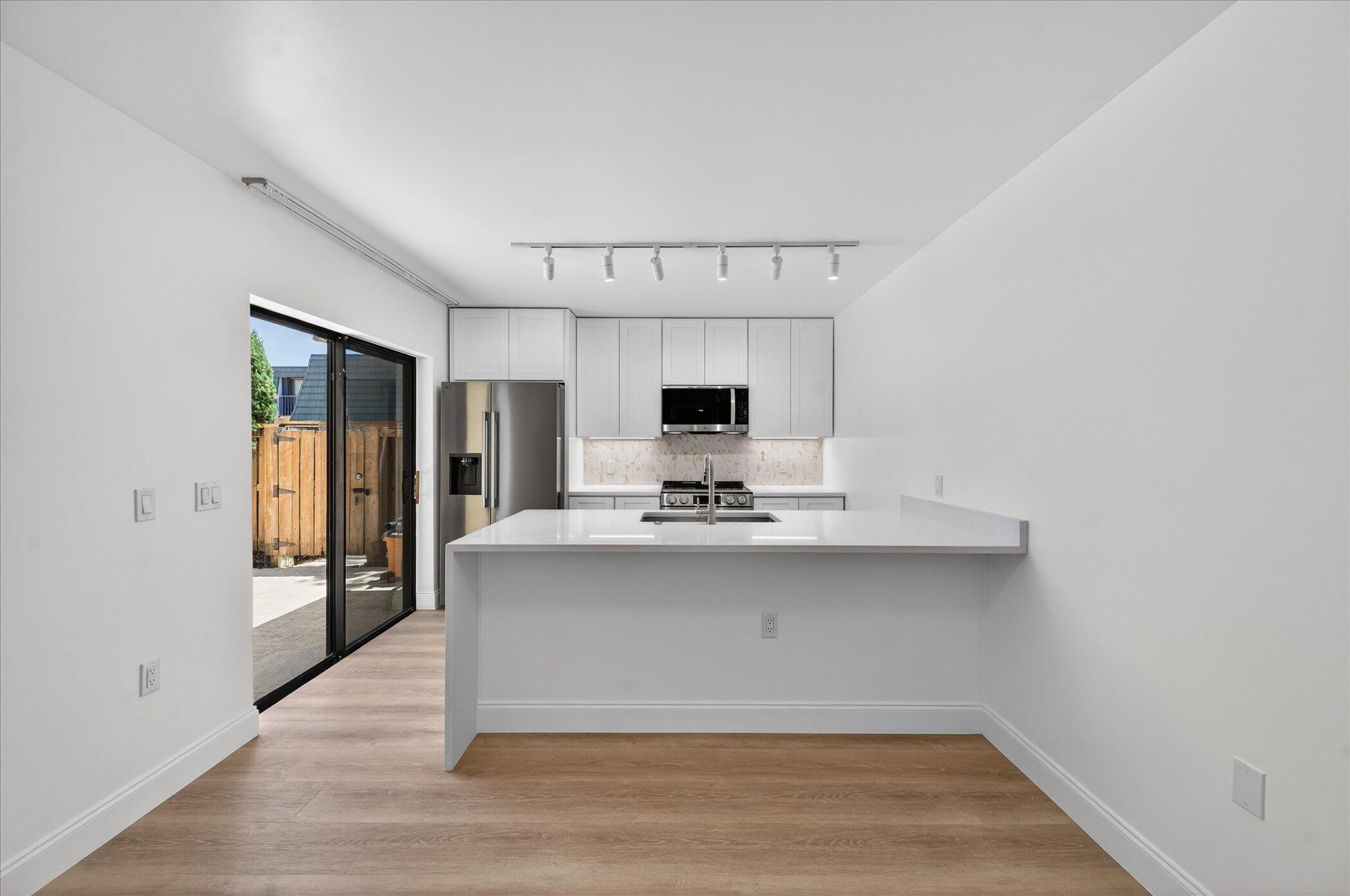 1617 16th Way Property Photo 8