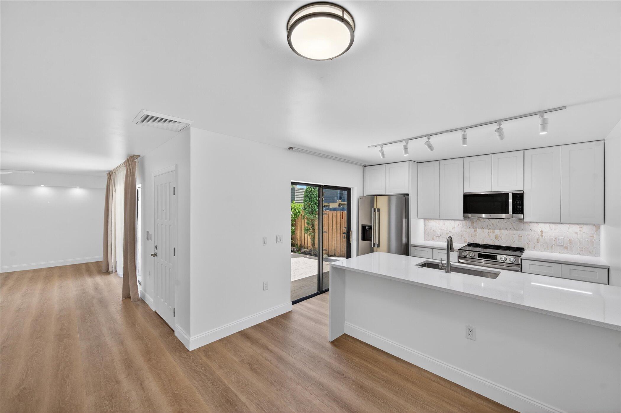 1617 16th Way Property Photo 9