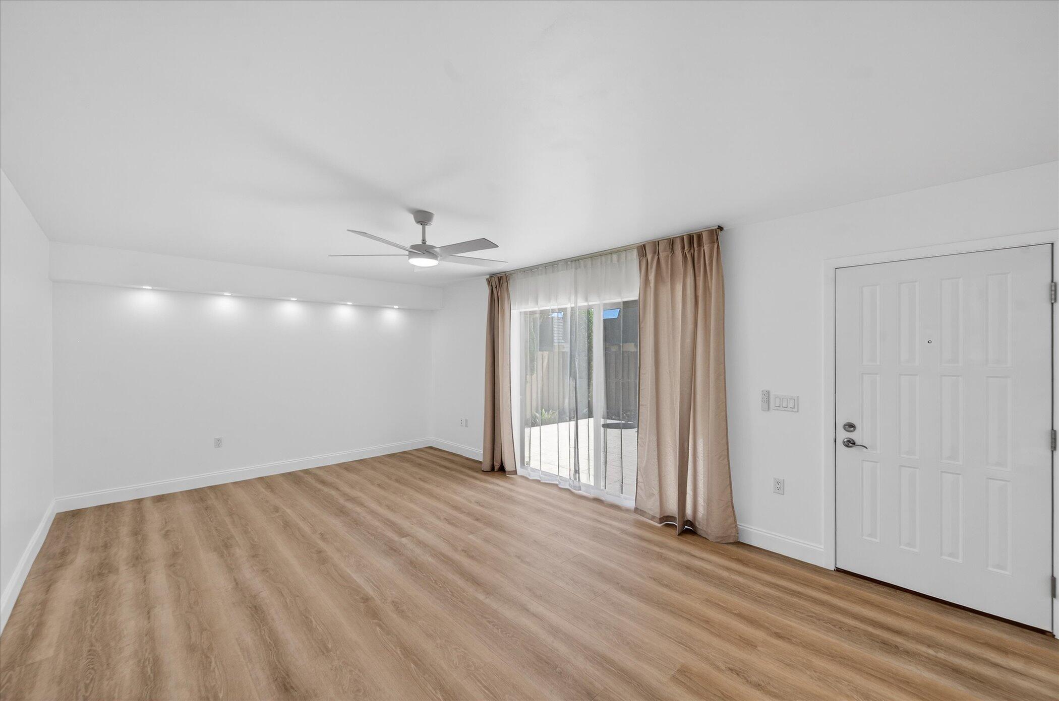 1617 16th Way Property Photo 28