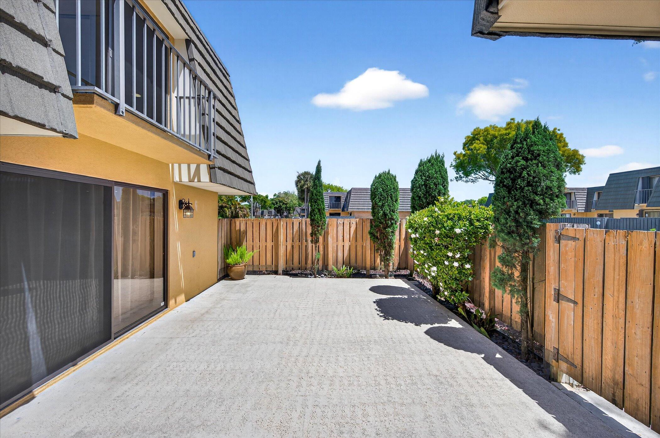 1617 16th Way Property Photo 30