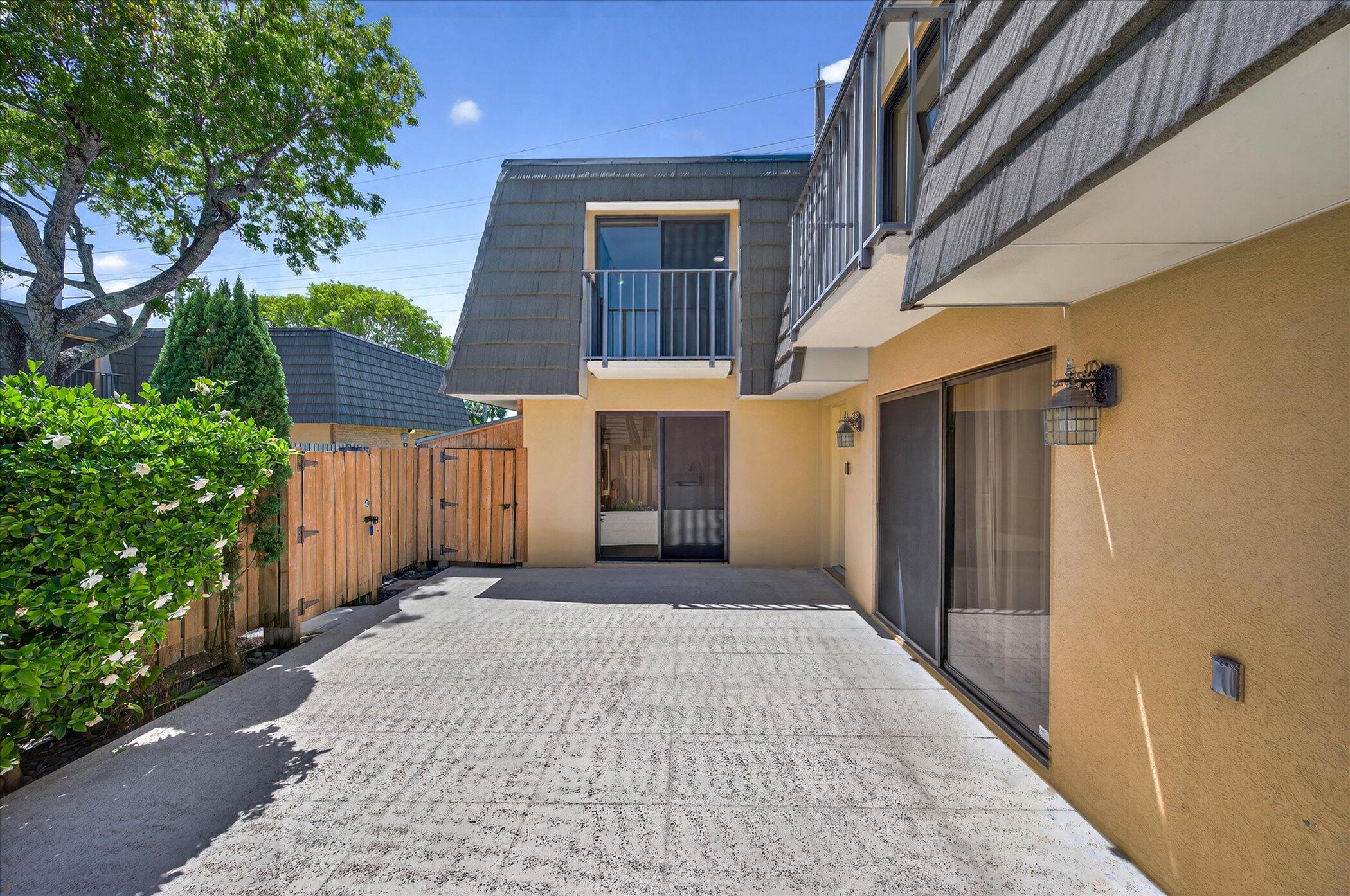 1617 16th Way Property Photo 32