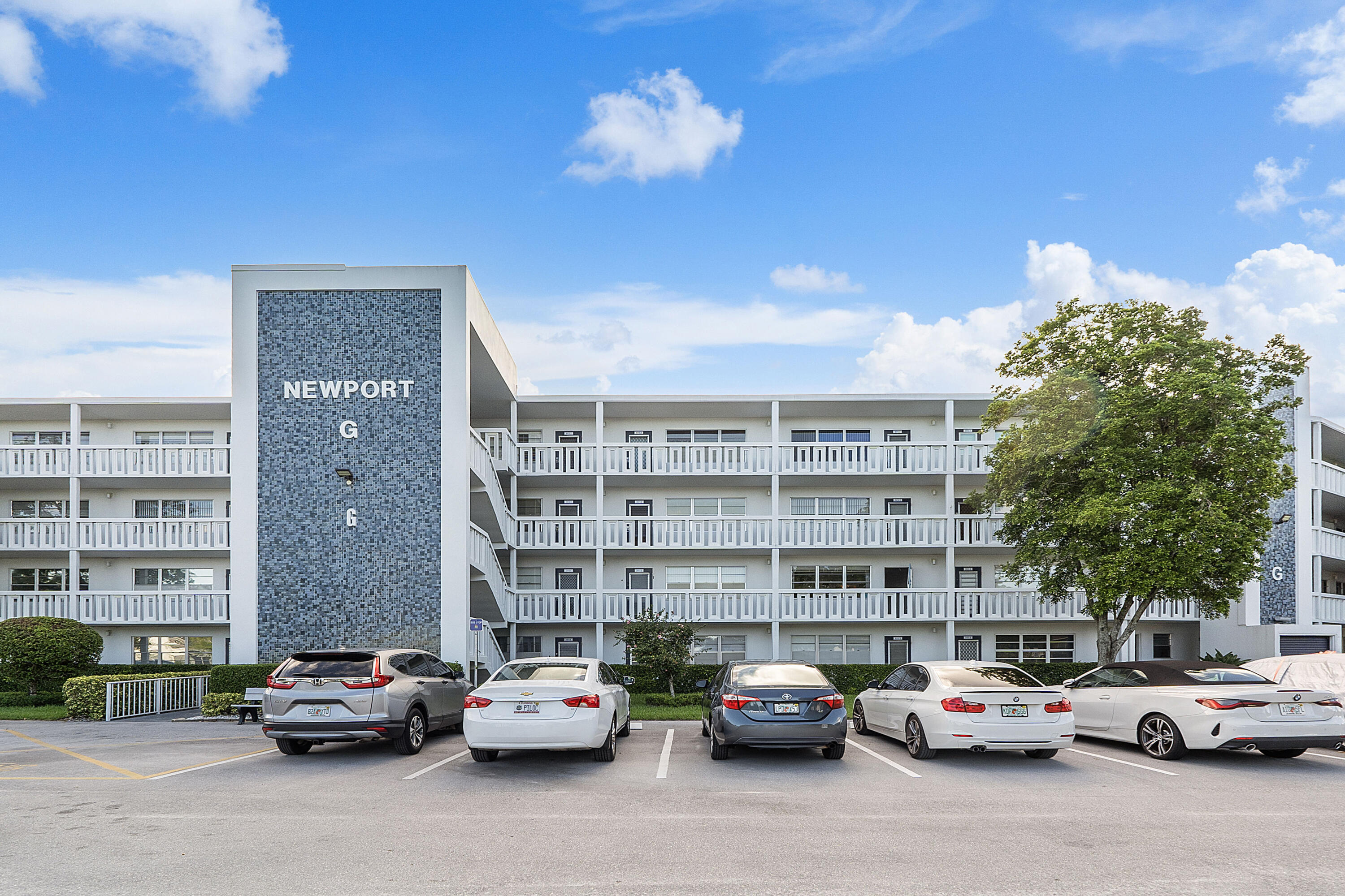 1012 Newport G Property Photo 13
