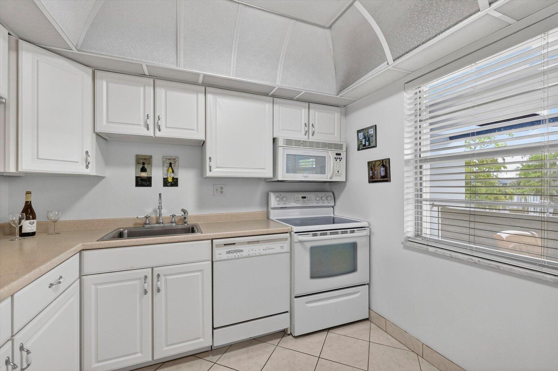 7787 Golf Circle Drive 310-k Property Photo 6