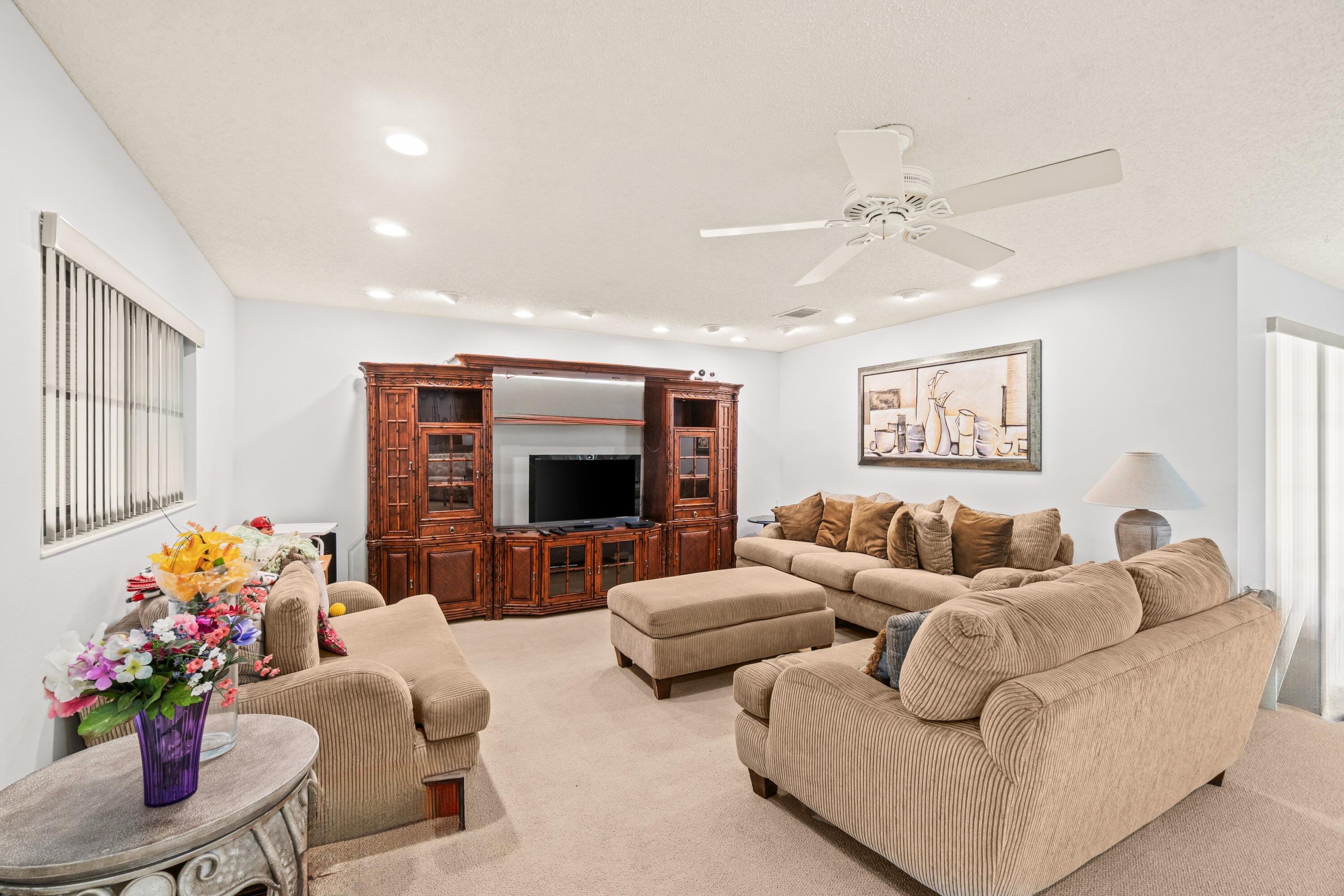46 Stratford Lane W D Property Photo 6