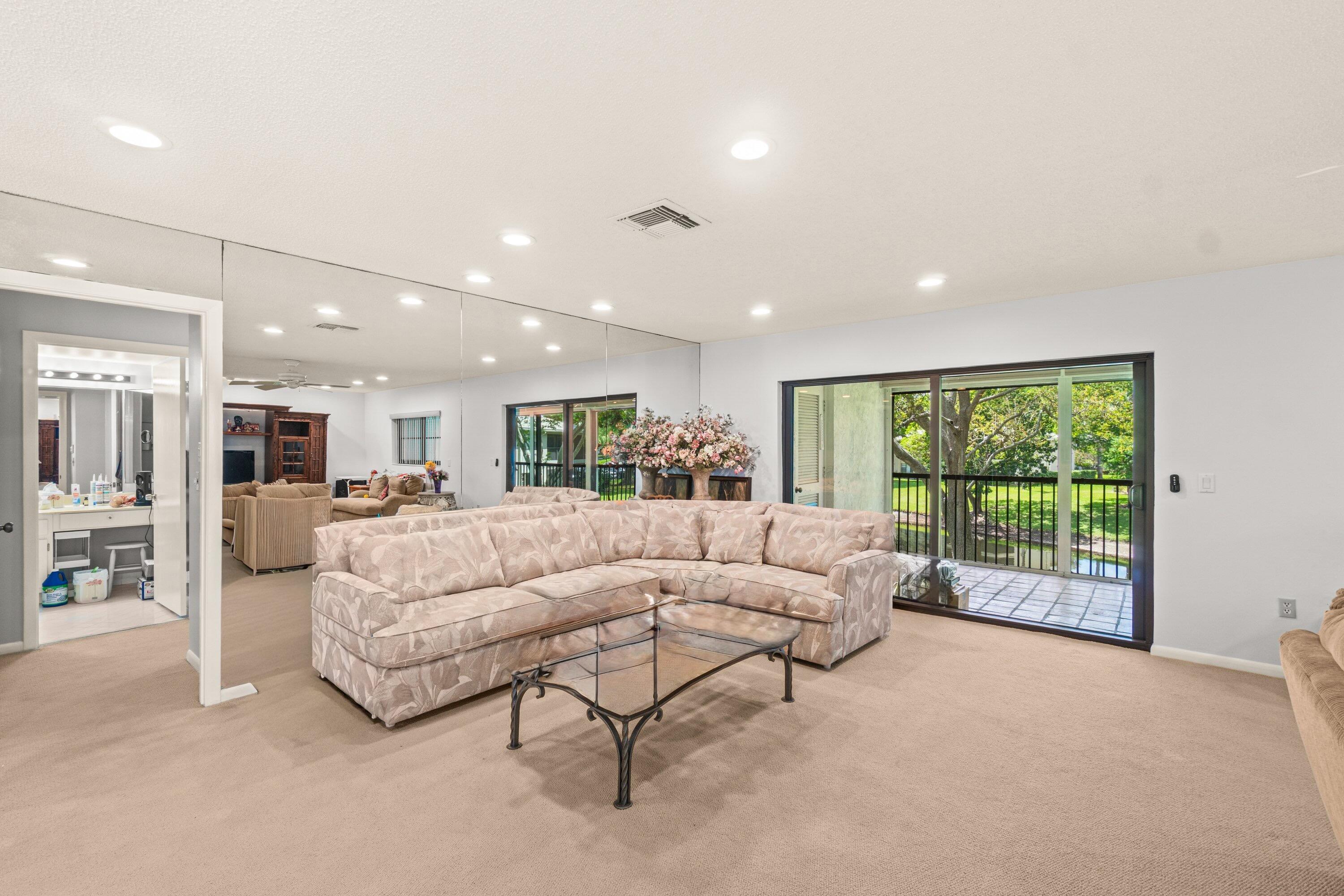 46 Stratford Lane W D Property Photo 10