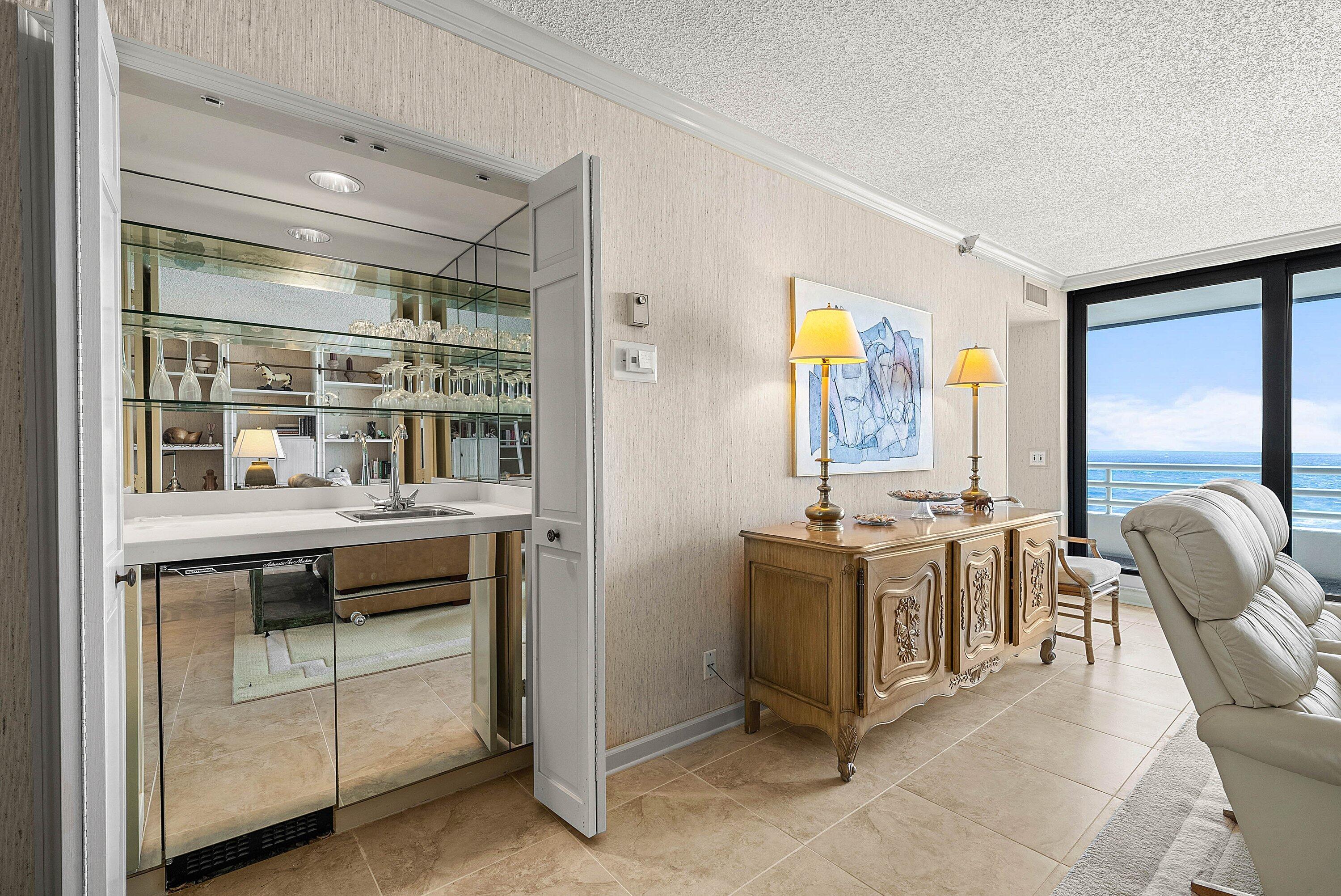 1500 S Ocean Boulevard 604 Property Photo 14