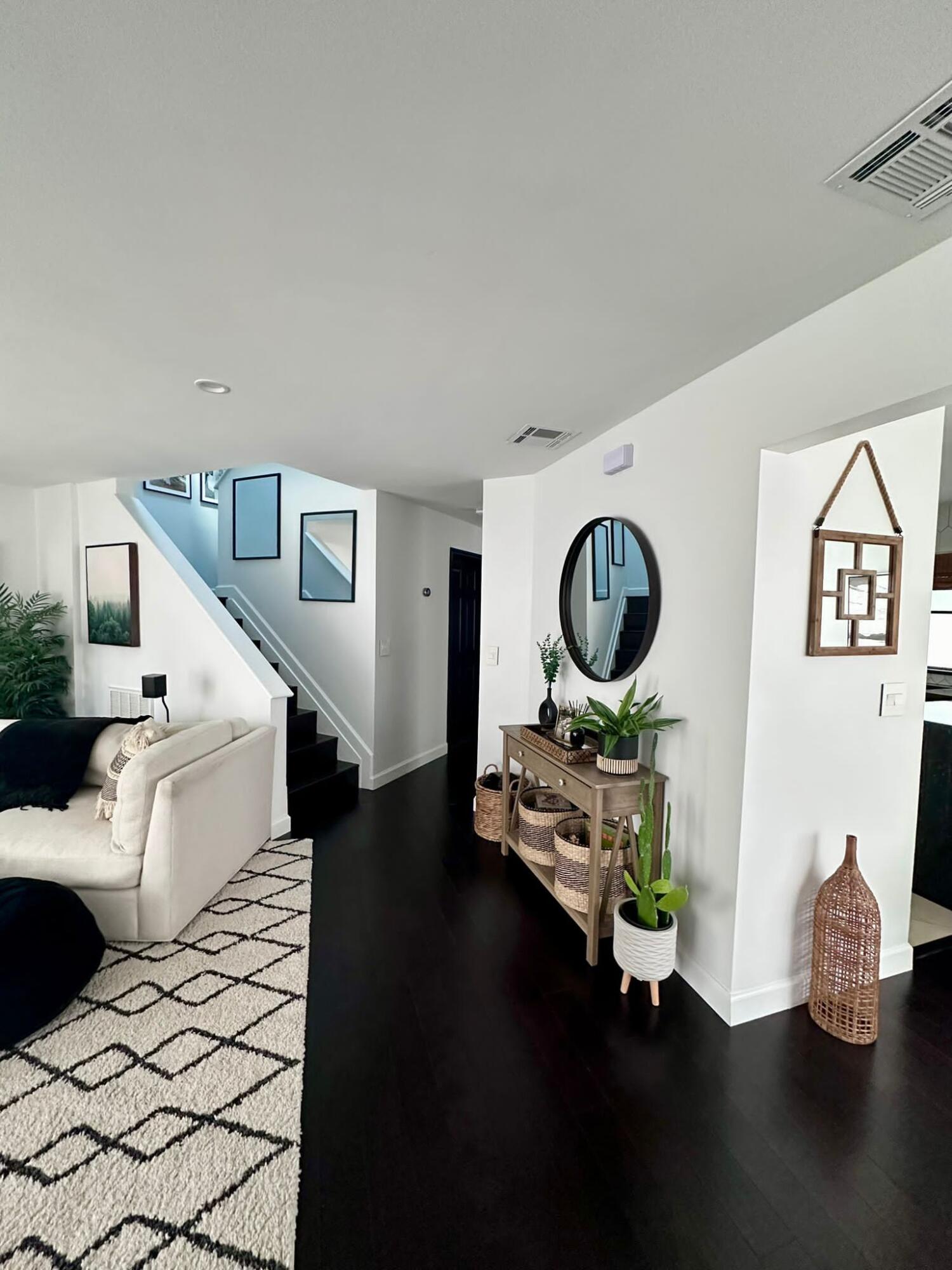 132 Weybridge Circle Property Photo 4