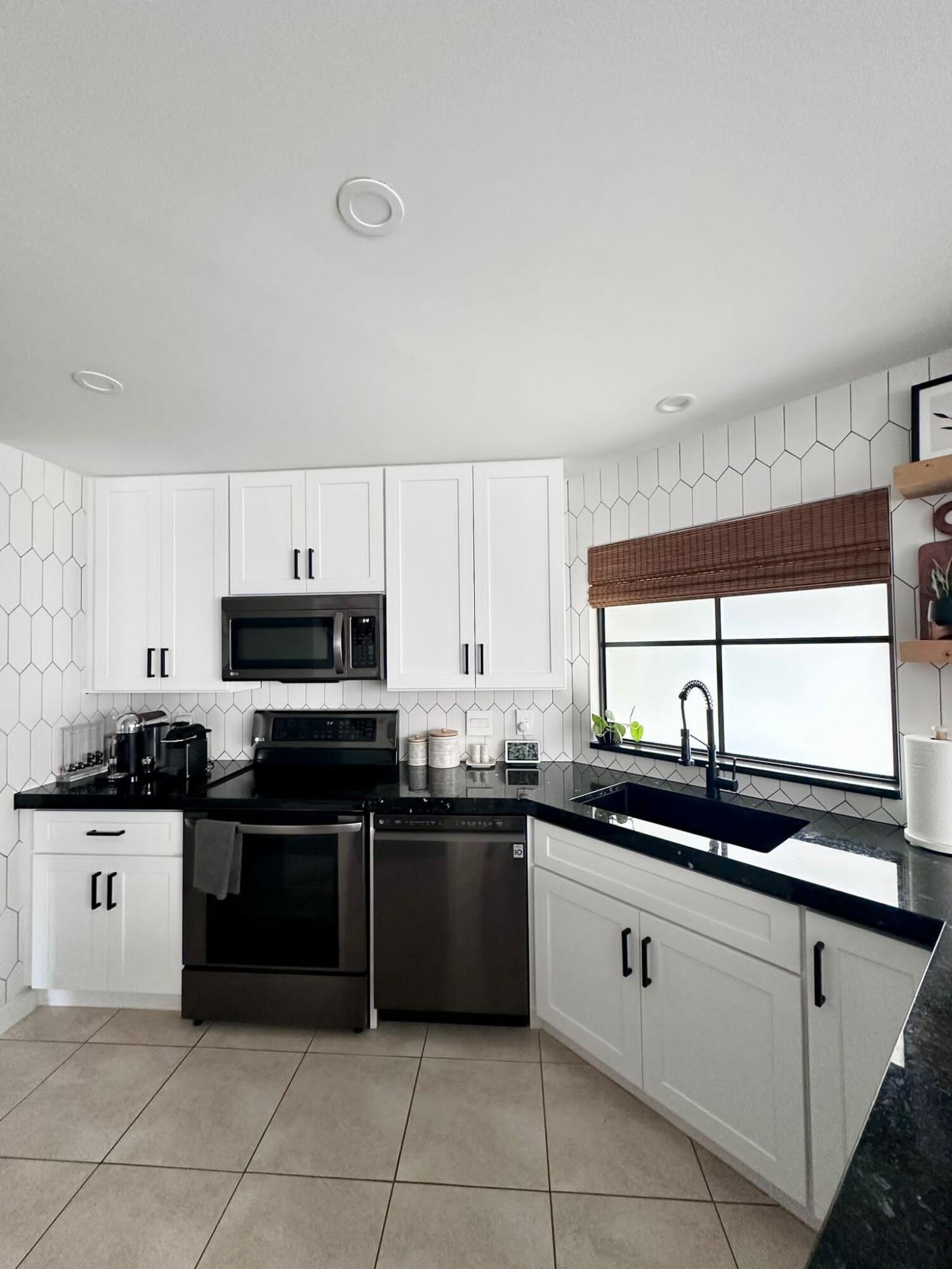 132 Weybridge Circle Property Photo 7