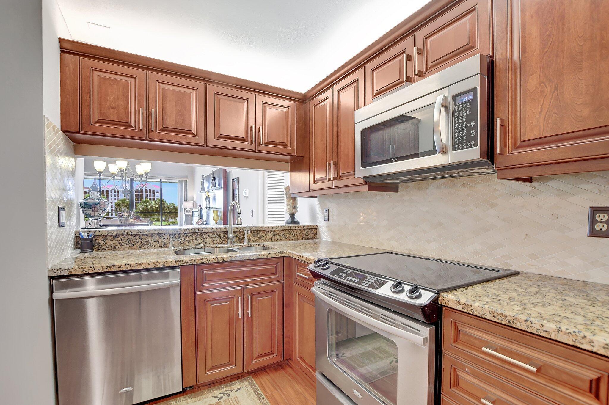 7520 La Paz Boulevard 307 Property Photo 6
