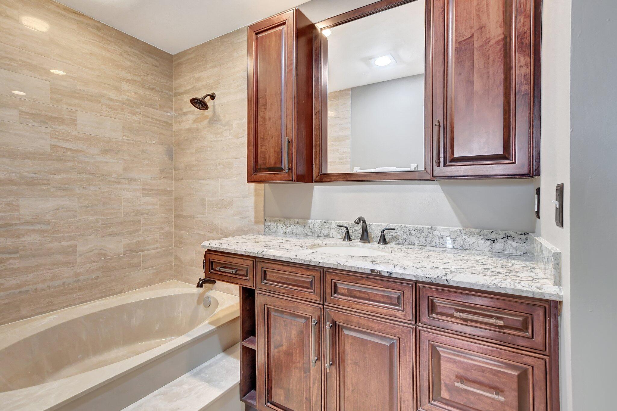 7520 La Paz Boulevard 307 Property Photo 14