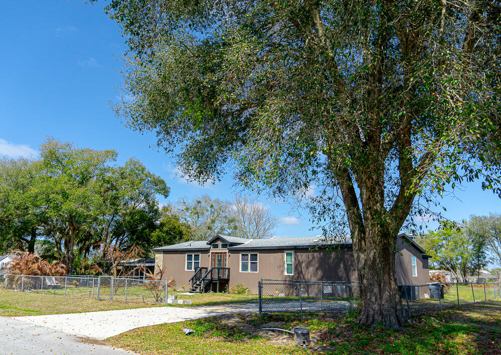 5472 Citrus Hill Drive Property Photo 3