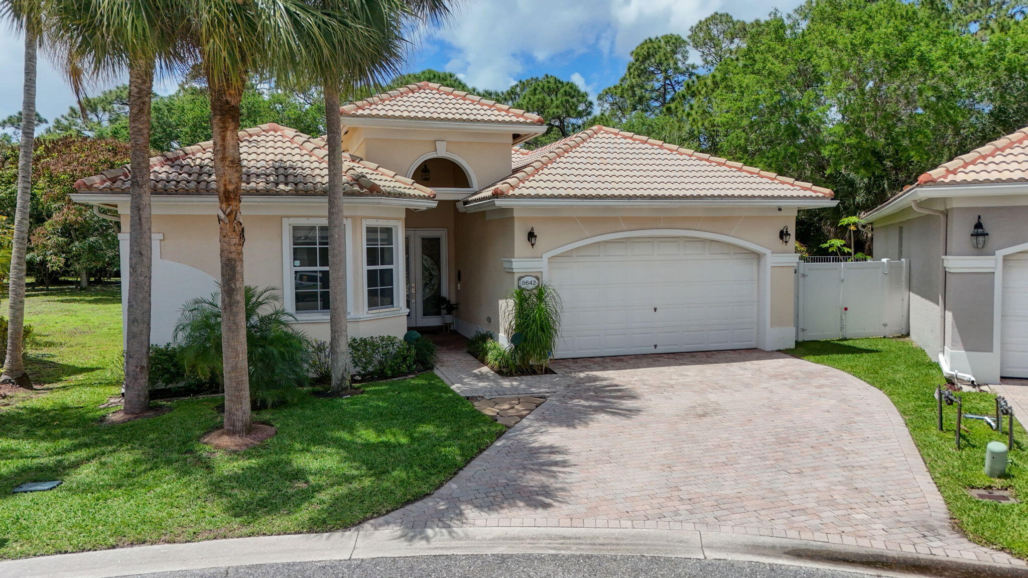 8642 Plum Cay Property Photo 1
