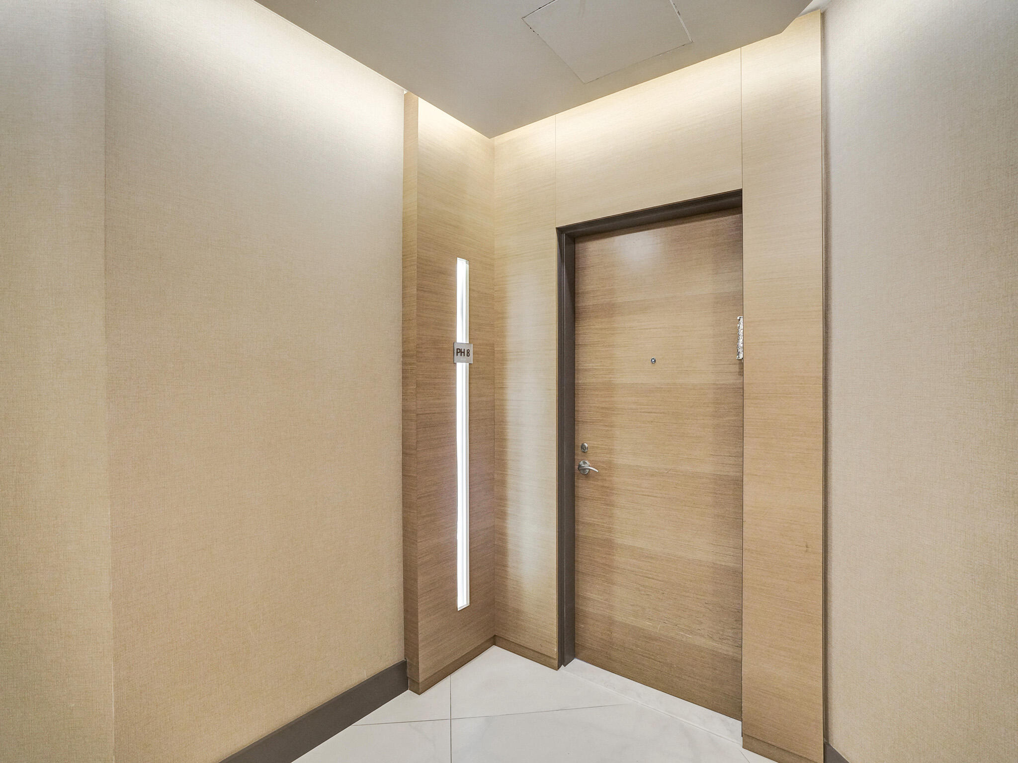 17301 Biscayne Boulevard Property Photo 2