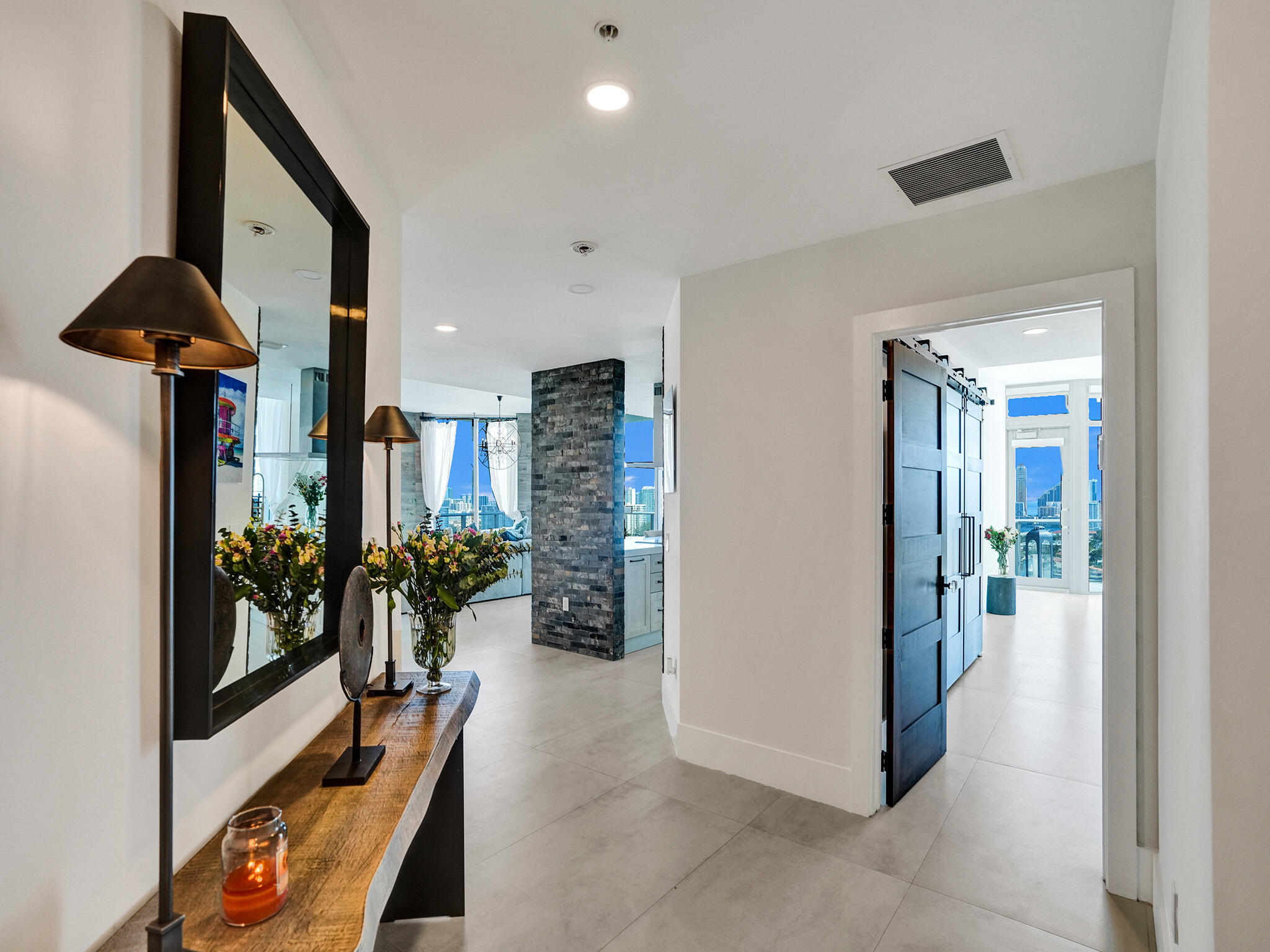 17301 Biscayne Boulevard Property Photo 3
