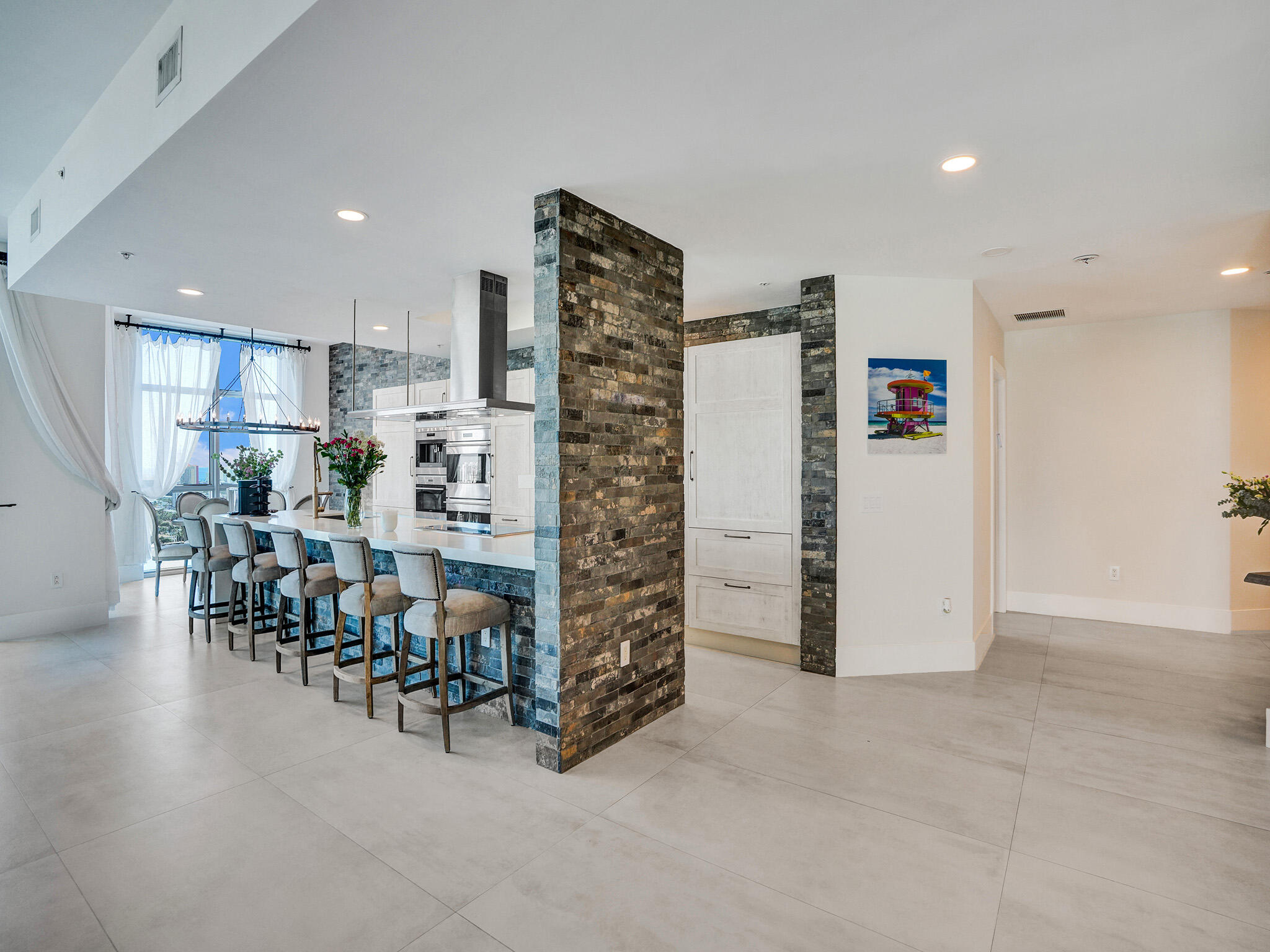 17301 Biscayne Boulevard Property Photo 8