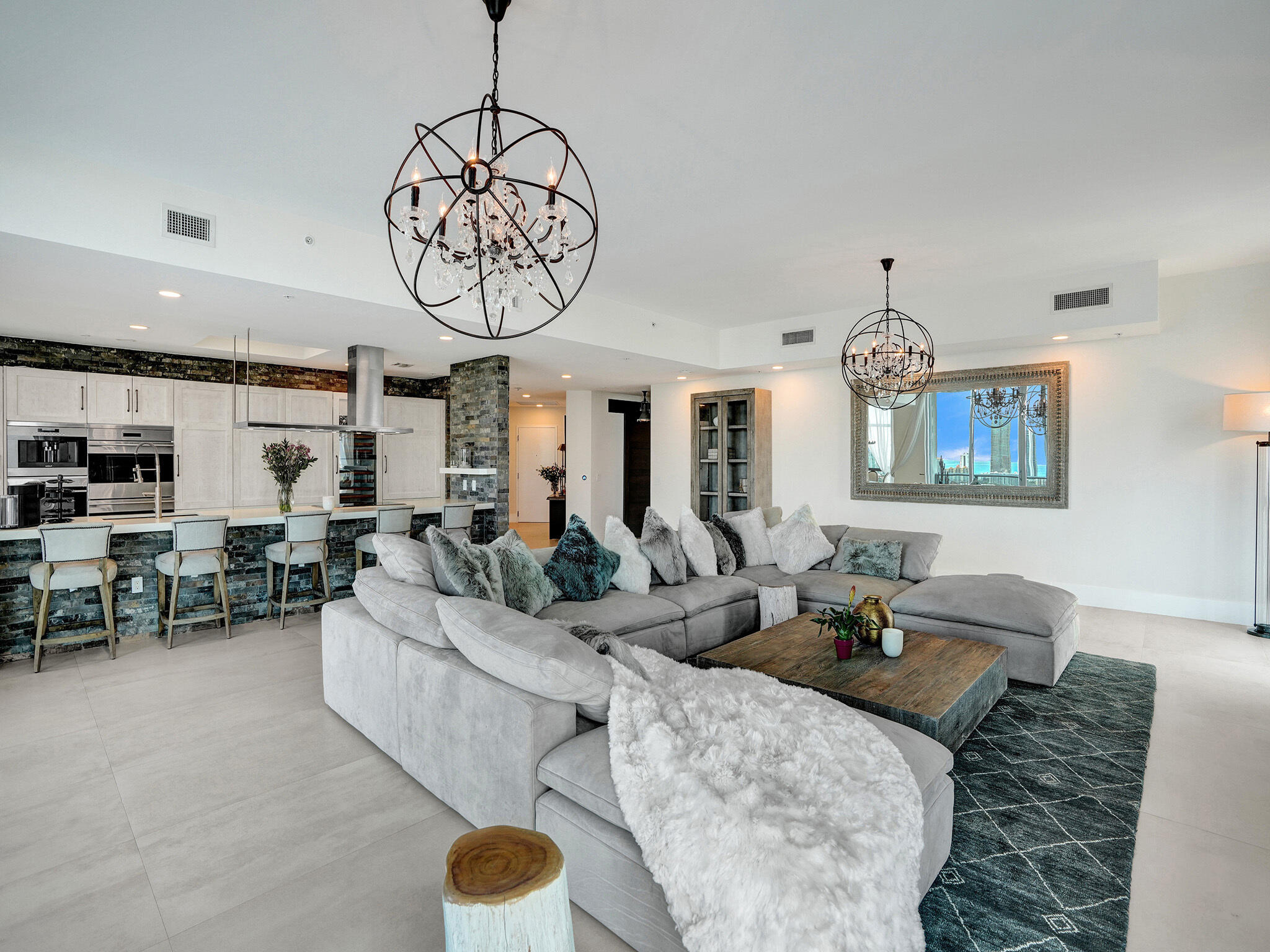 17301 Biscayne Boulevard Property Photo 14
