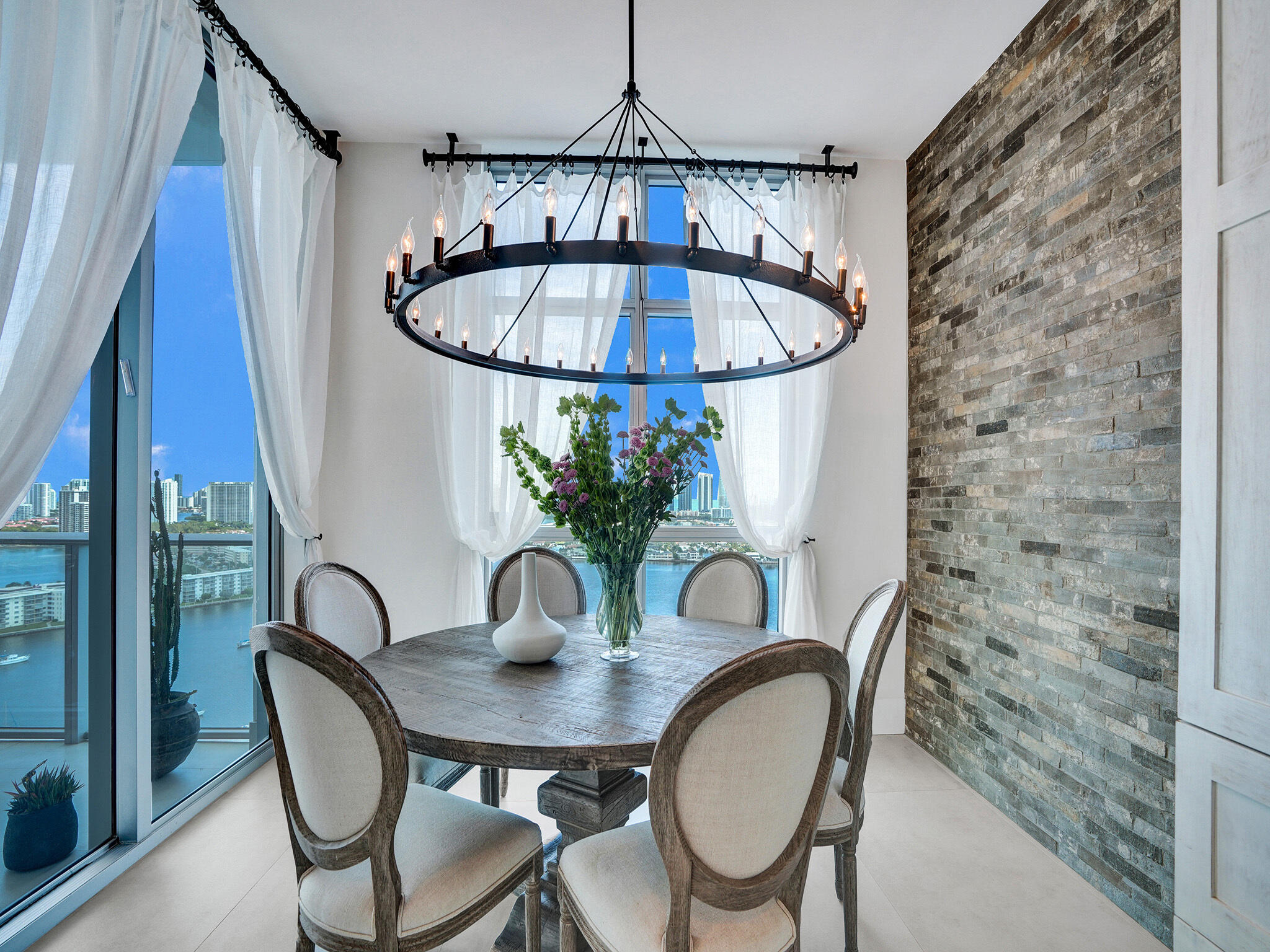 17301 Biscayne Boulevard Property Photo 16