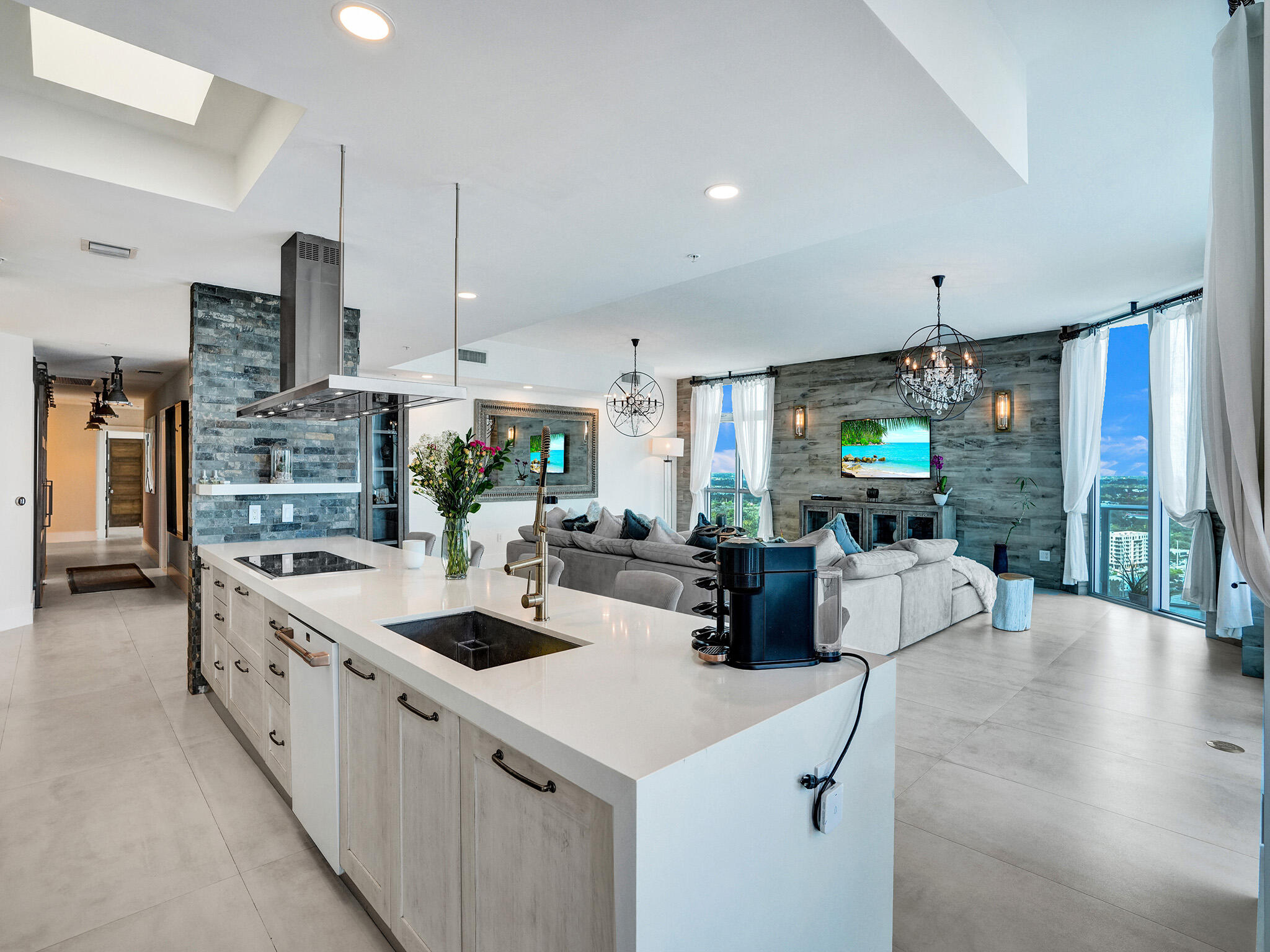17301 Biscayne Boulevard Property Photo 17