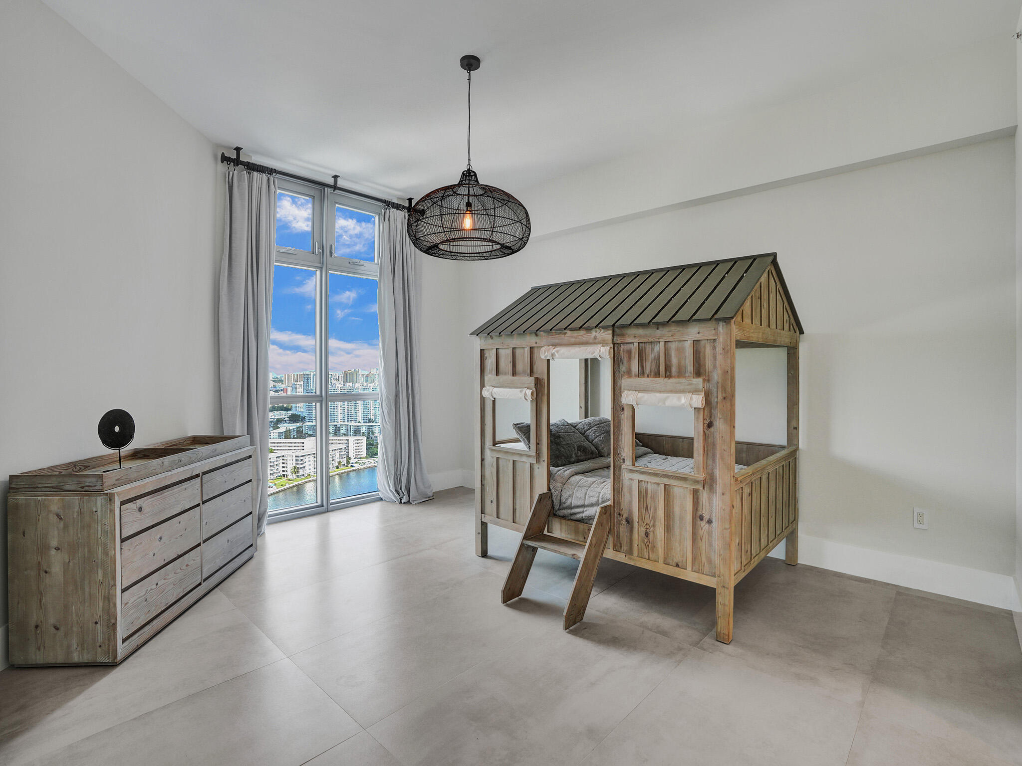 17301 Biscayne Boulevard Property Photo 32