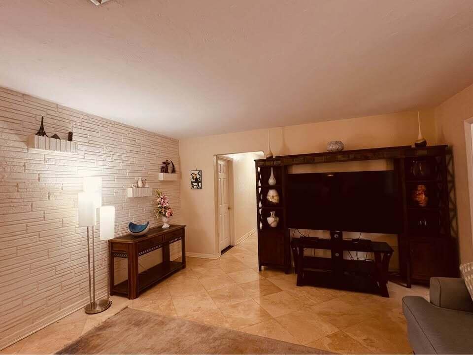 7834 Edgewater Drive Property Photo 11