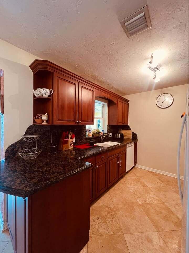 7834 Edgewater Drive Property Photo 15