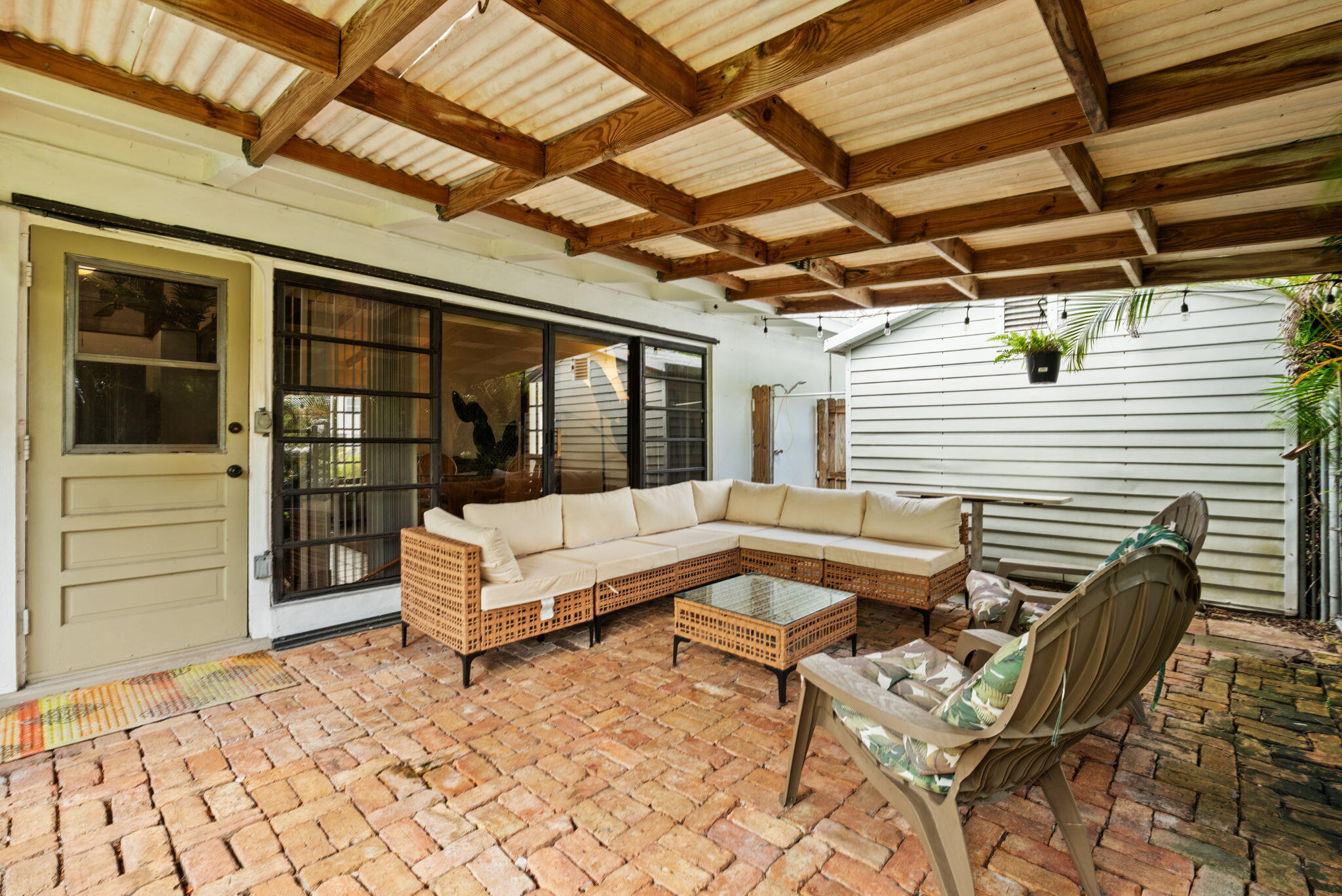2512 Sugarloaf Lane Property Photo 4
