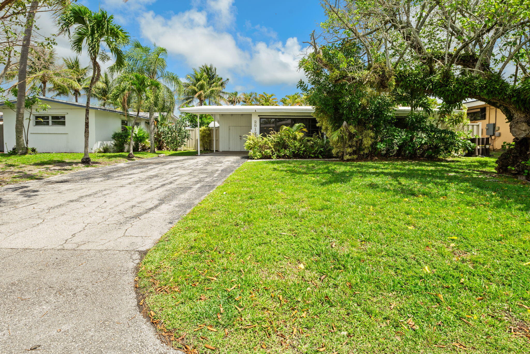 2512 Sugarloaf Lane Property Photo 6