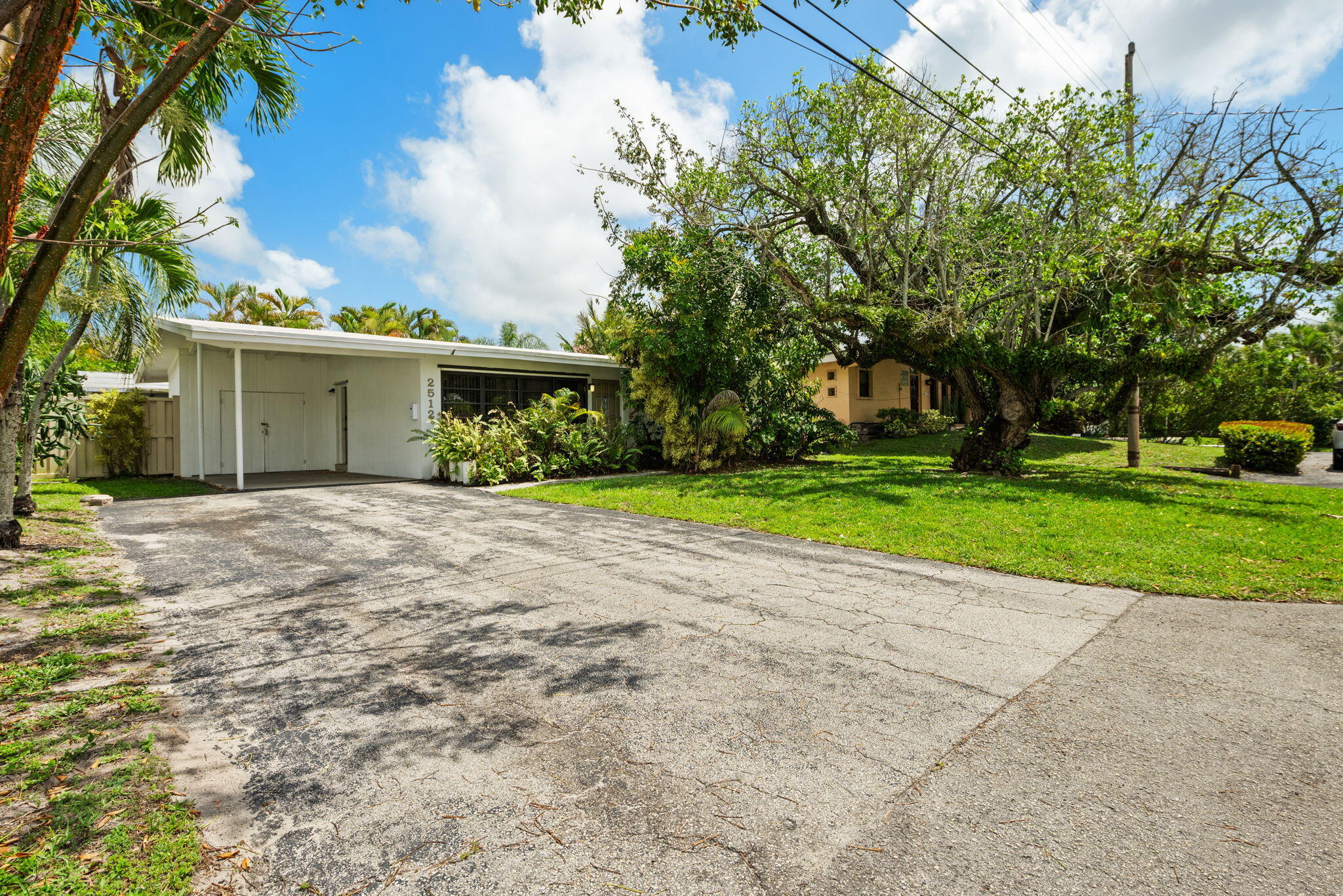 2512 Sugarloaf Lane Property Photo 7