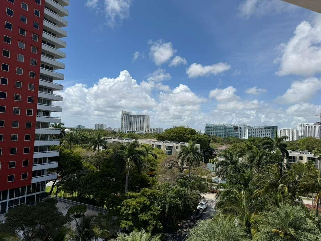 1581 Brickell Avenue 406 Property Photo 3