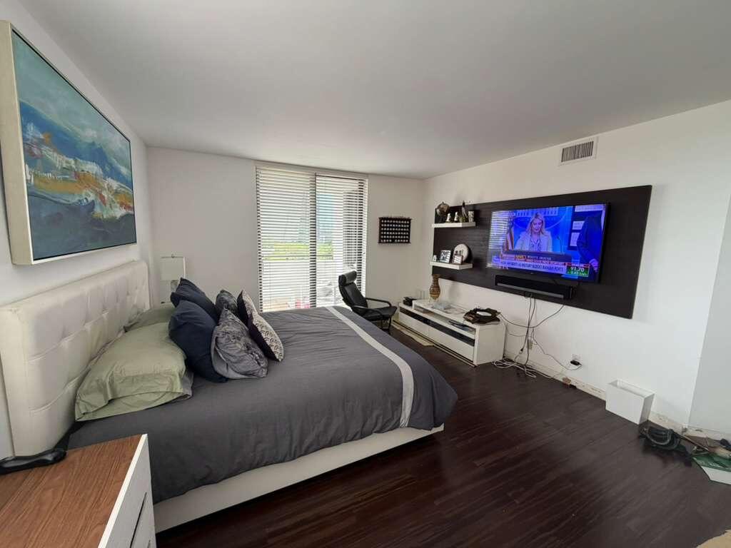 1581 Brickell Avenue 406 Property Photo 17