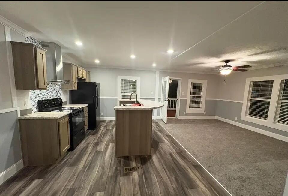 76 Sandhill Boulevard Property Photo 4