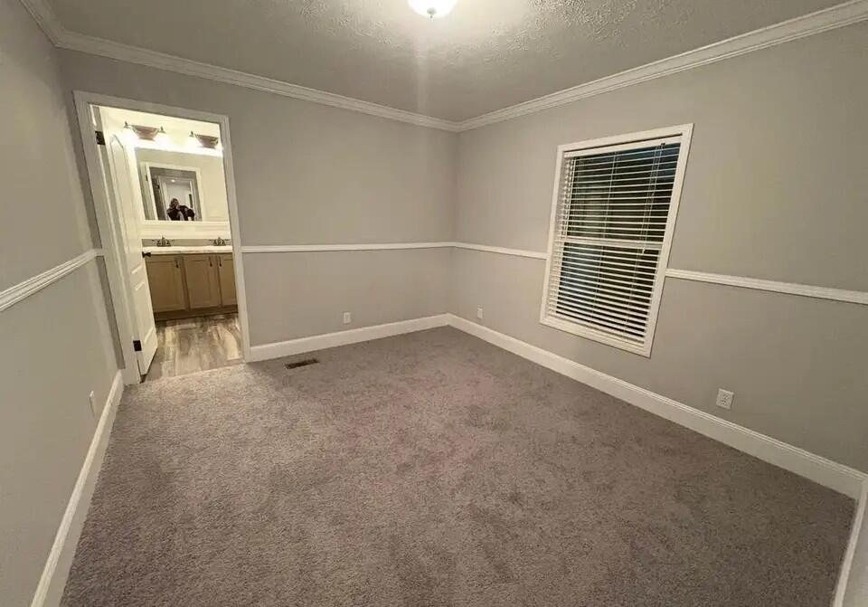 76 Sandhill Boulevard Property Photo 9