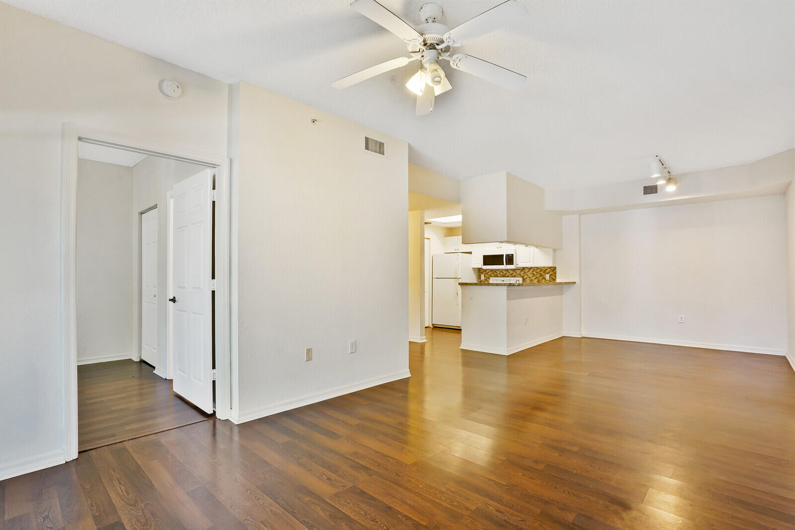 2812 Grande Parkway 105 Property Photo 4