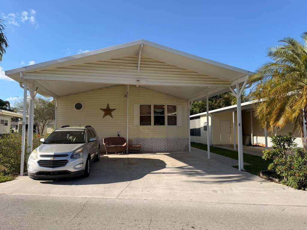 2 S 4 Seasons Road Property Photo 1